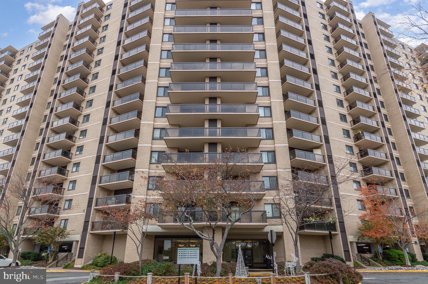 203 YOAKUM PKWY #603, ALEXANDRIA, Virginia 22304, 2 Bedrooms Bedrooms, ,2 BathroomsBathrooms,Residential,For sale,203 YOAKUM PKWY #603,VAAX2039614 MLS # VAAX2039614