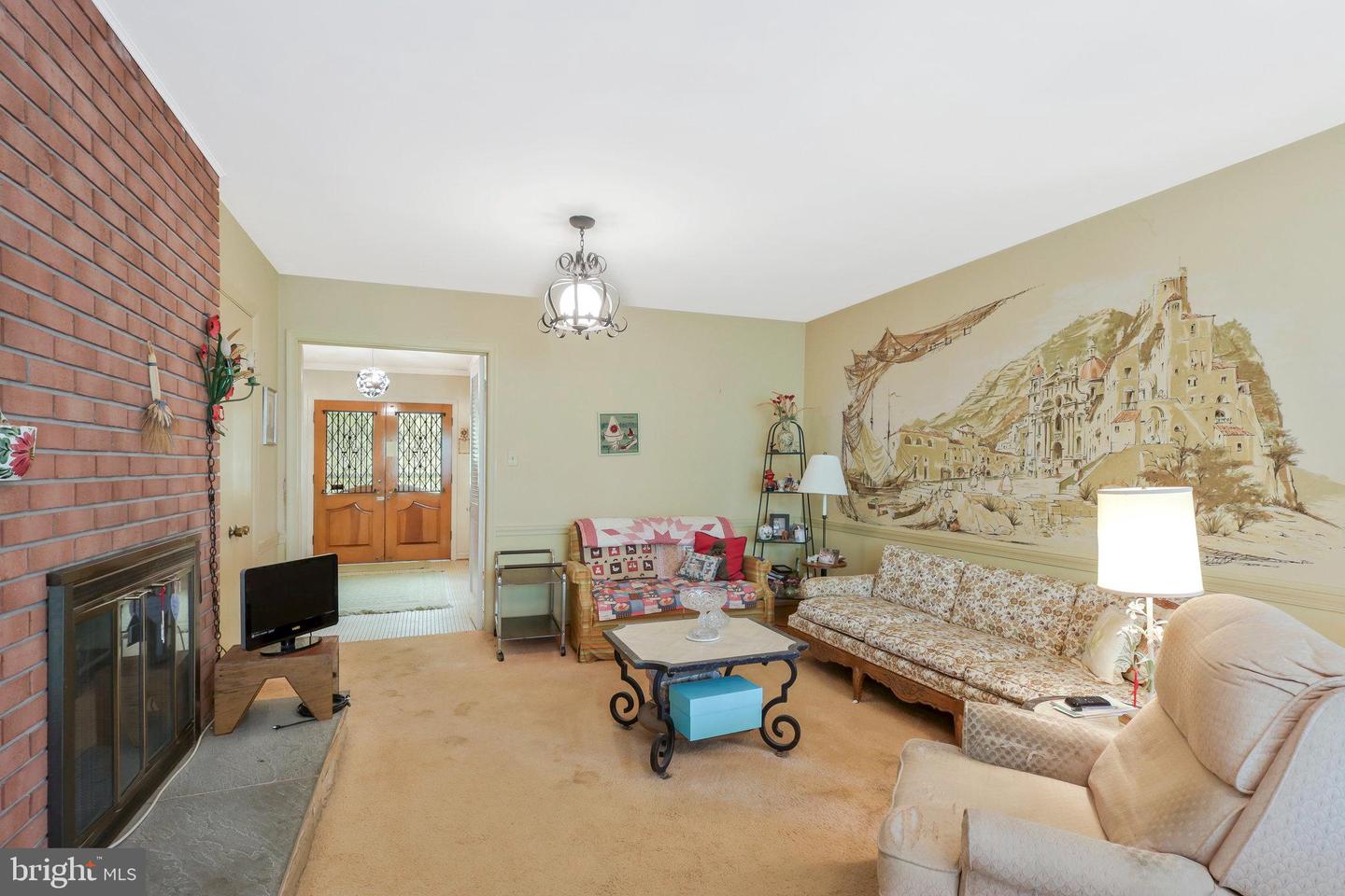 7218 VALON CT, ALEXANDRIA, Virginia 22307, 4 Bedrooms Bedrooms, ,3 BathroomsBathrooms,Residential,For sale,7218 VALON CT,VAFX2210768 MLS # VAFX2210768