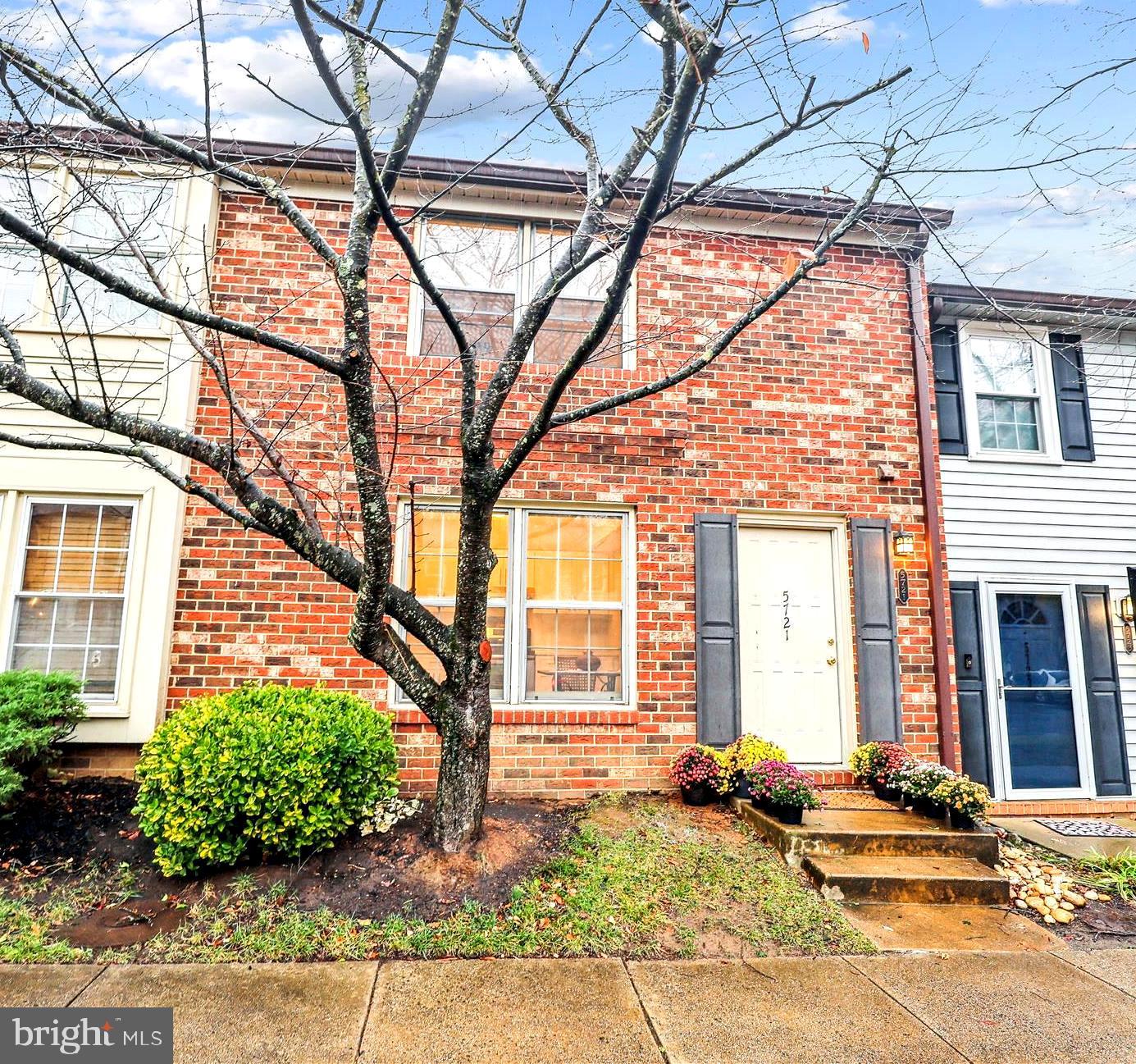 5721 INDEPENDENCE CIR #5721, ALEXANDRIA, Virginia 22312, 2 Bedrooms Bedrooms, ,2 BathroomsBathrooms,Residential,For sale,5721 INDEPENDENCE CIR #5721,VAFX2210954 MLS # VAFX2210954