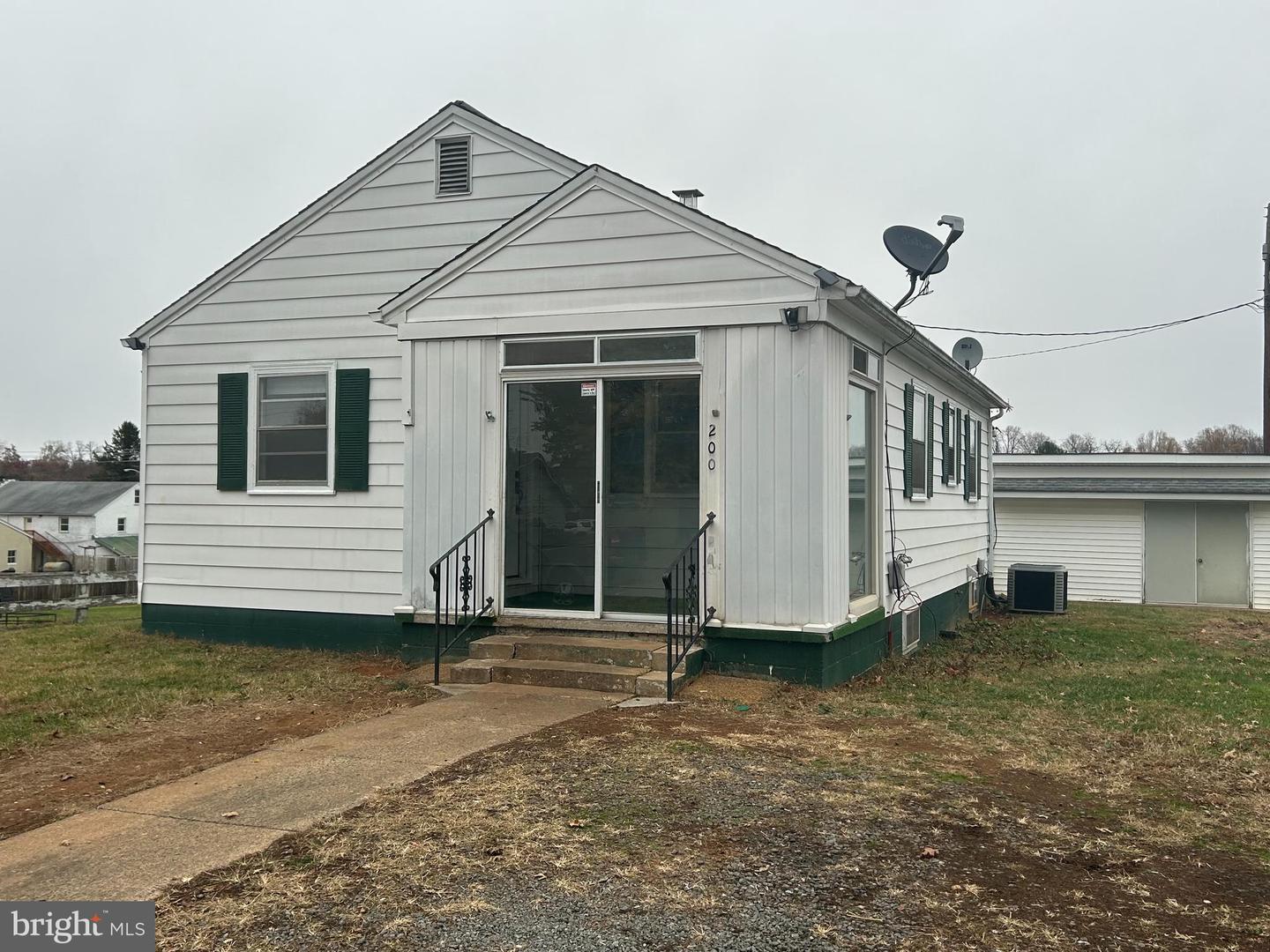 200 N MAIN ST, MADISON, Virginia 22727, 2 Bedrooms Bedrooms, ,1 BathroomBathrooms,Residential,For sale,200 N MAIN ST,VAMA2001966 MLS # VAMA2001966