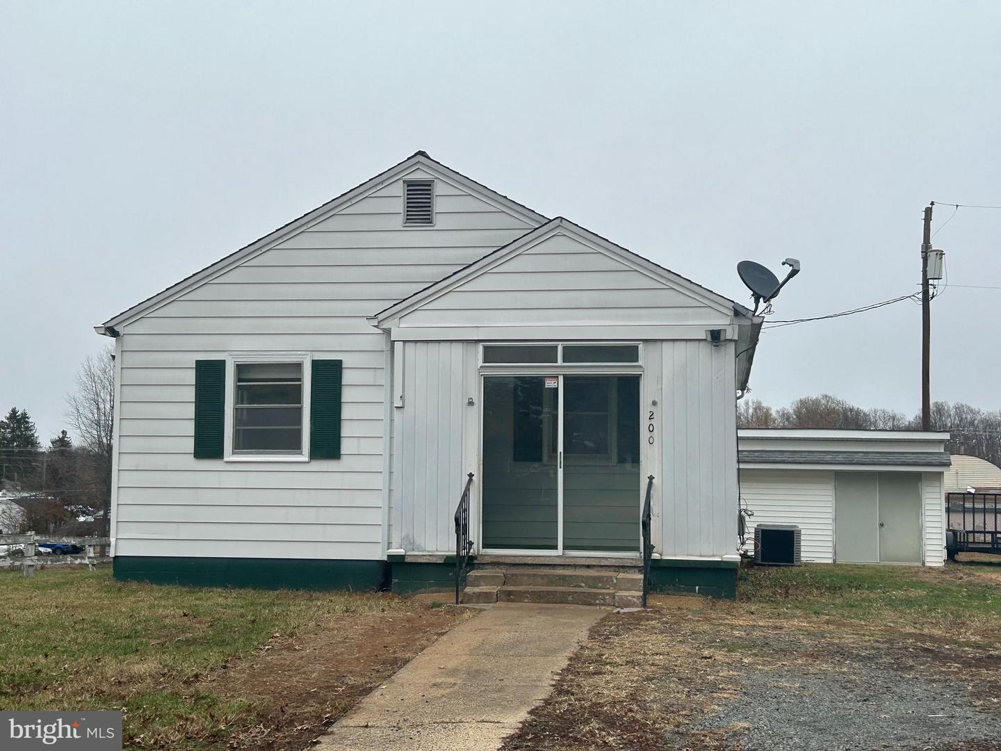 200 N MAIN ST, MADISON, Virginia 22727, 2 Bedrooms Bedrooms, ,1 BathroomBathrooms,Residential,For sale,200 N MAIN ST,VAMA2001966 MLS # VAMA2001966