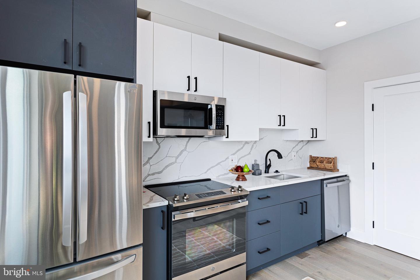 2209 M ST NE #PH-10, WASHINGTON, District Of Columbia 20002, 2 Bedrooms Bedrooms, ,2 BathroomsBathrooms,Residential,For sale,2209 M ST NE #PH-10,DCDC2169648 MLS # DCDC2169648