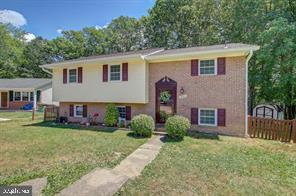 2993 JAMESTOWN CT, WOODBRIDGE, Virginia 22192, 5 Bedrooms Bedrooms, ,3 BathroomsBathrooms,Residential,For sale,2993 JAMESTOWN CT,VAPW2083400 MLS # VAPW2083400