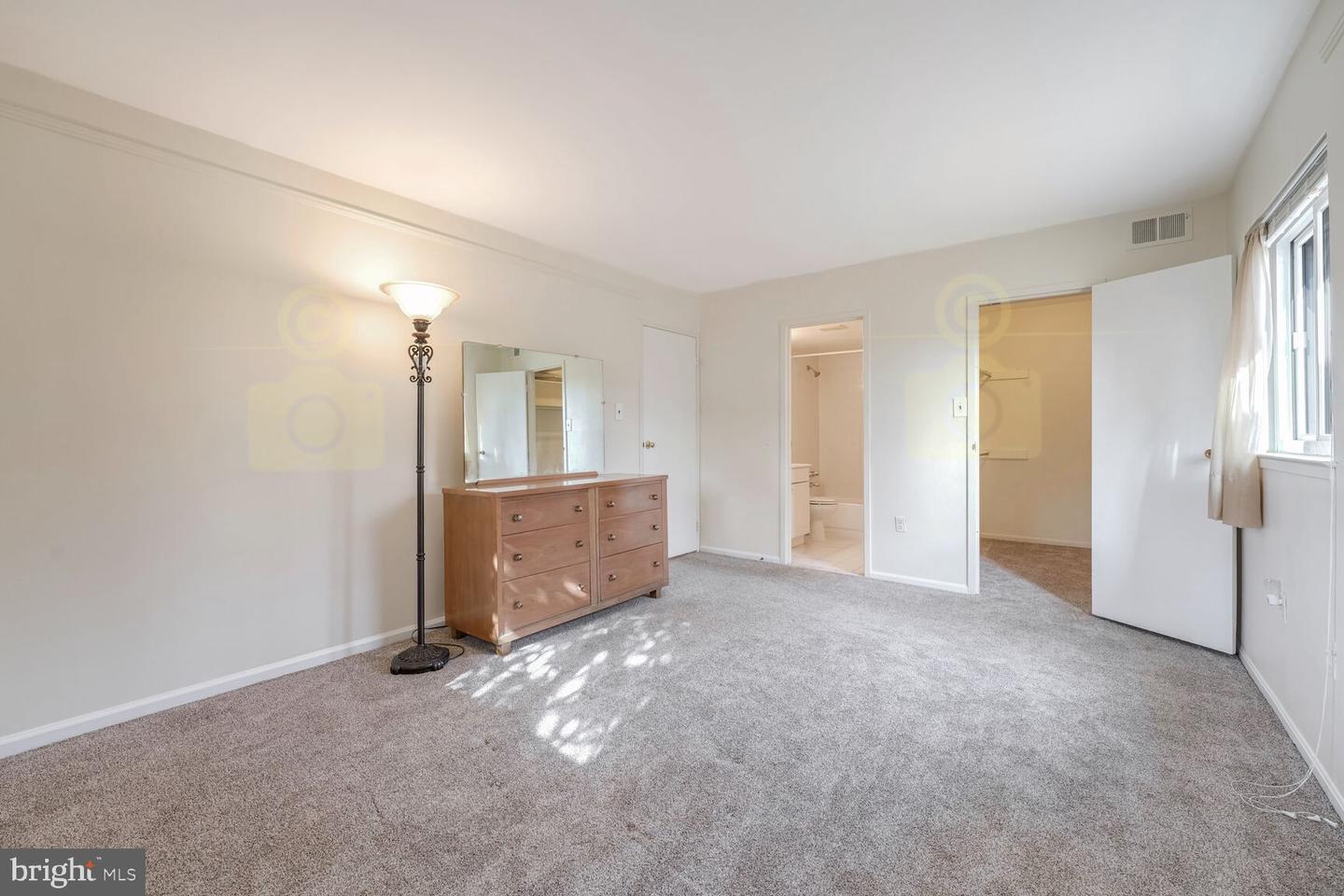 9800 KINGSBRIDGE DR #2, FAIRFAX, Virginia 22031, 3 Bedrooms Bedrooms, ,2 BathroomsBathrooms,Residential,For sale,9800 KINGSBRIDGE DR #2,VAFX2211650 MLS # VAFX2211650