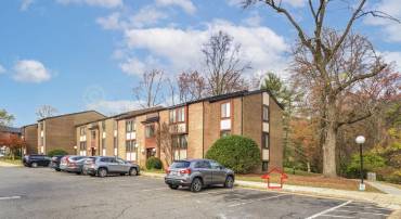 9800 KINGSBRIDGE DR #2, FAIRFAX, Virginia 22031, 3 Bedrooms Bedrooms, ,2 BathroomsBathrooms,Residential,For sale,9800 KINGSBRIDGE DR #2,VAFX2211650 MLS # VAFX2211650