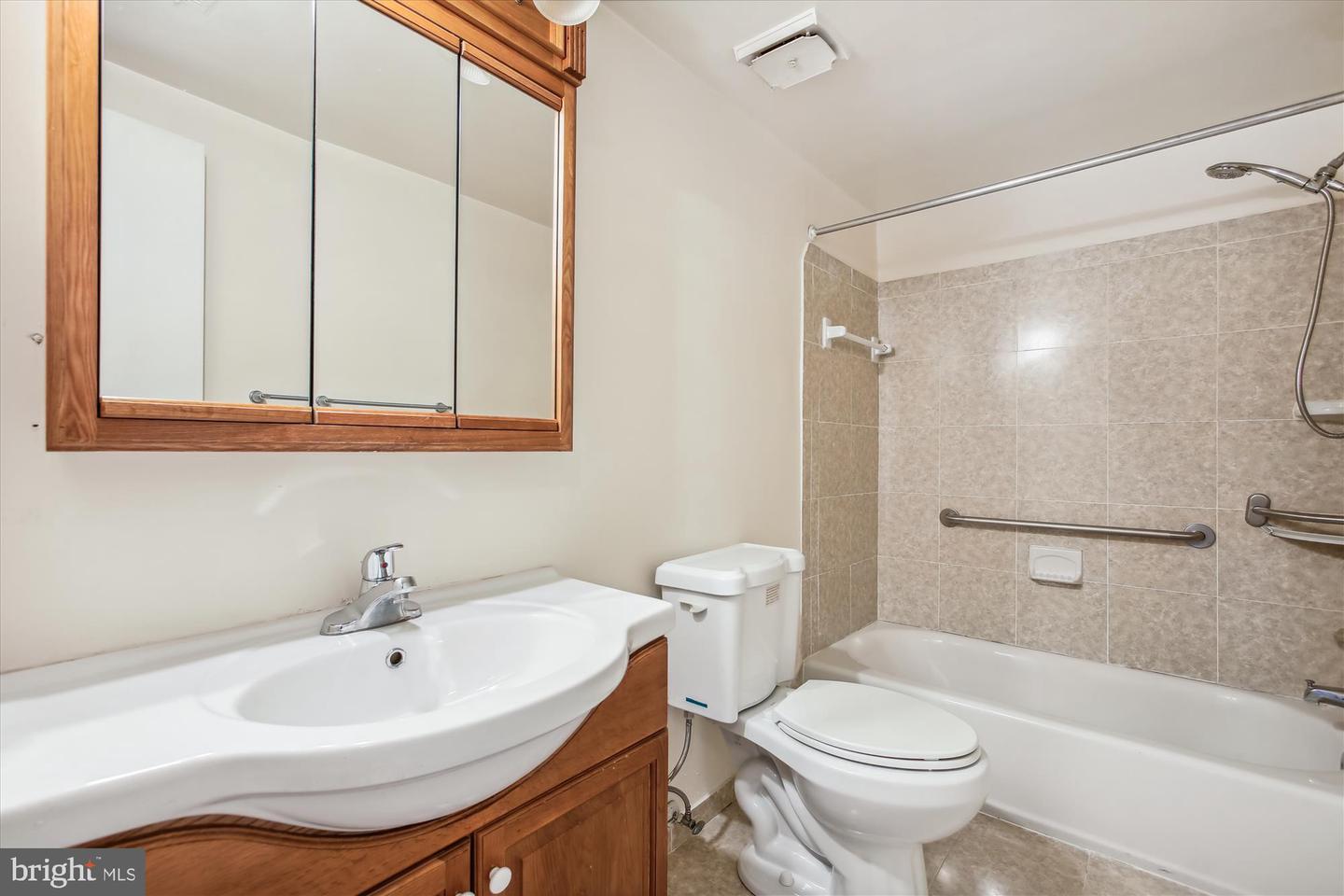 3176 BERRY RD NE #27, WASHINGTON, District Of Columbia 20018, 2 Bedrooms Bedrooms, ,1 BathroomBathrooms,Residential,For sale,3176 BERRY RD NE #27,DCDC2169804 MLS # DCDC2169804