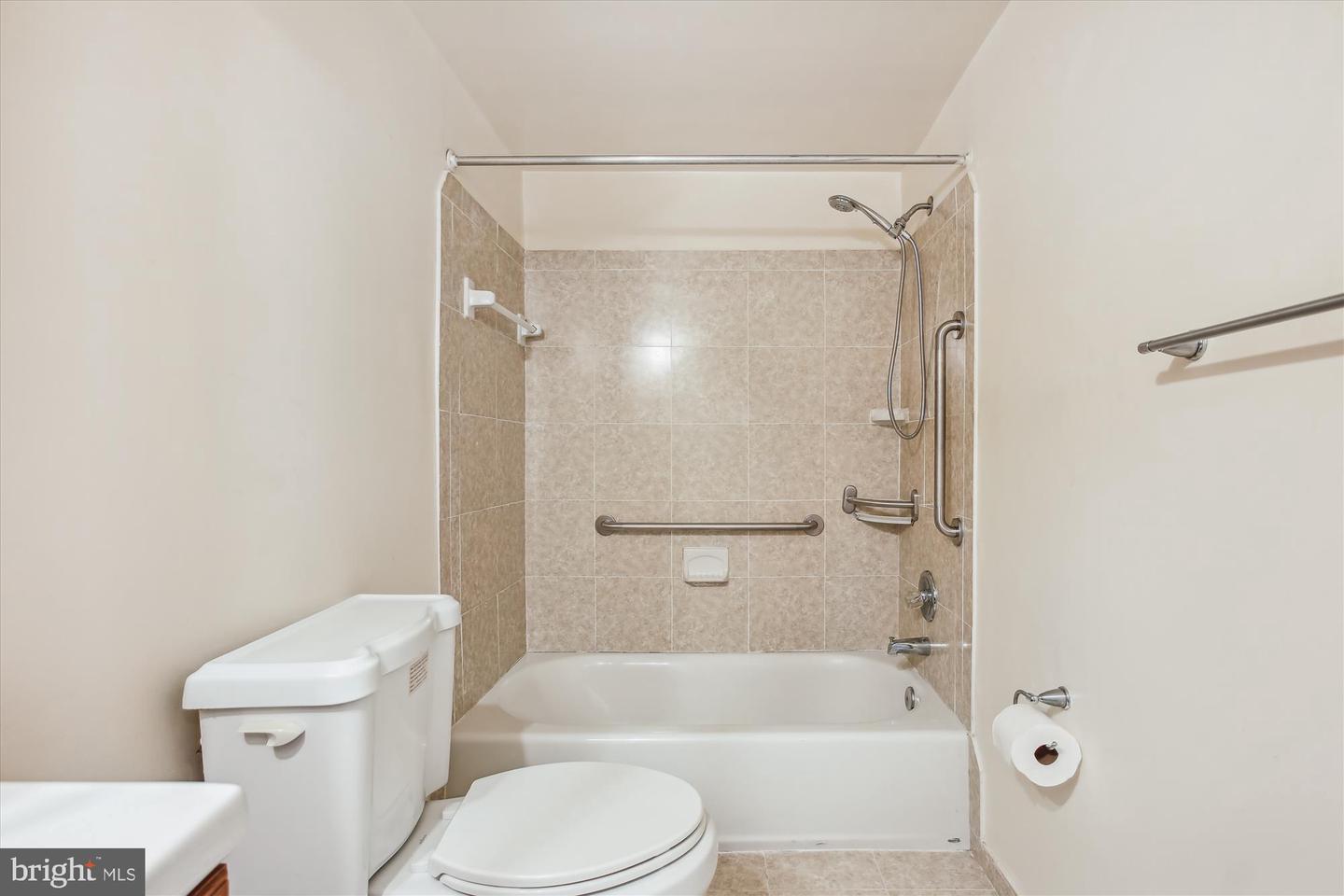 3176 BERRY RD NE #27, WASHINGTON, District Of Columbia 20018, 2 Bedrooms Bedrooms, ,1 BathroomBathrooms,Residential,For sale,3176 BERRY RD NE #27,DCDC2169804 MLS # DCDC2169804