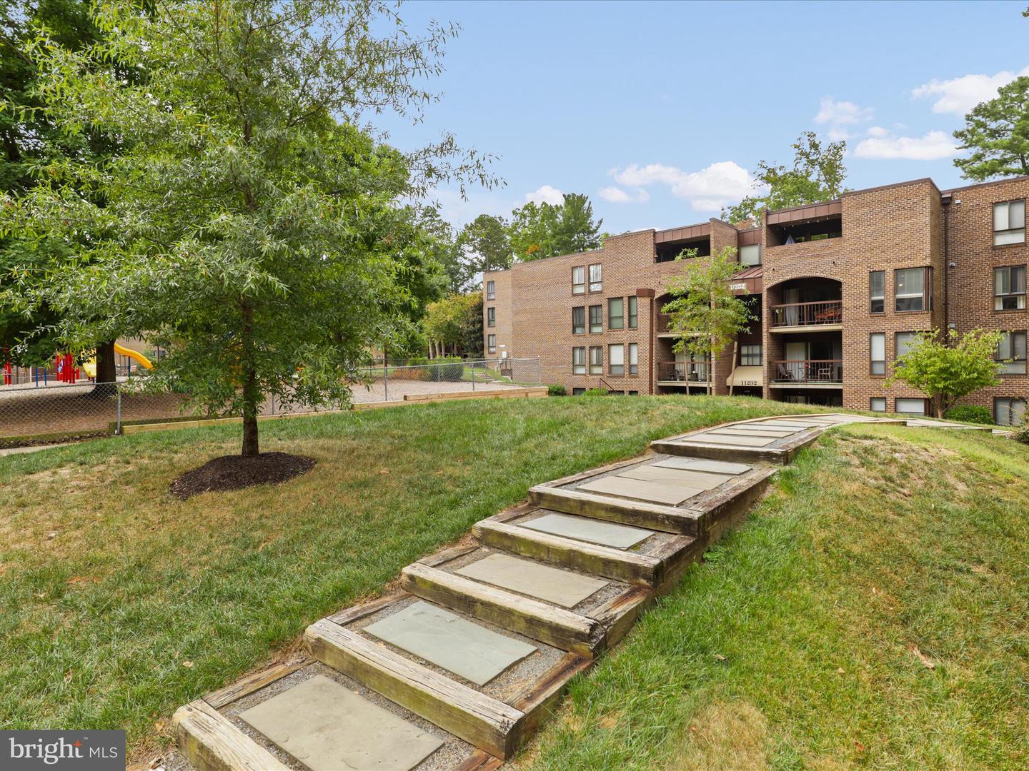 11232 CHESTNUT GROVE SQ #11232-234, RESTON, Virginia 20190, 3 Bedrooms Bedrooms, ,1 BathroomBathrooms,Residential,For sale,11232 CHESTNUT GROVE SQ #11232-234,VAFX2211772 MLS # VAFX2211772