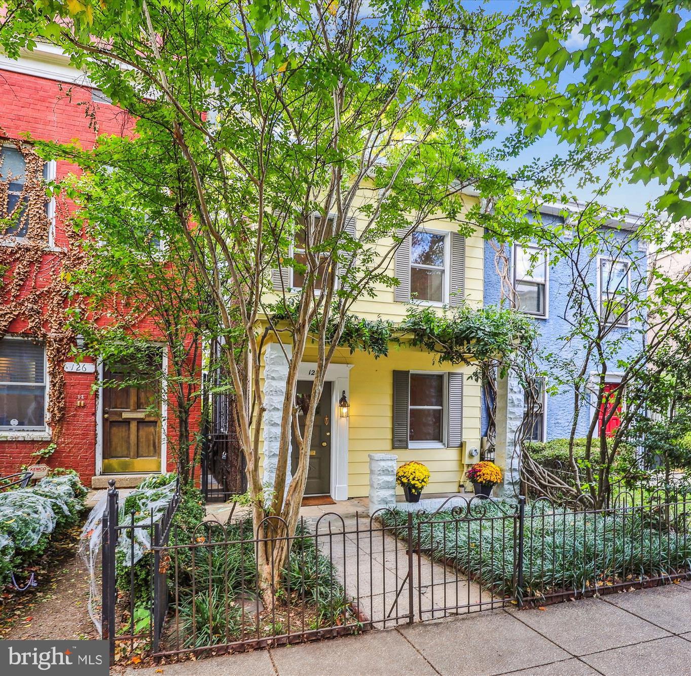 128 11TH ST NE, WASHINGTON, District Of Columbia 20002, 3 Bedrooms Bedrooms, ,1 BathroomBathrooms,Residential,For sale,128 11TH ST NE,DCDC2164002 MLS # DCDC2164002