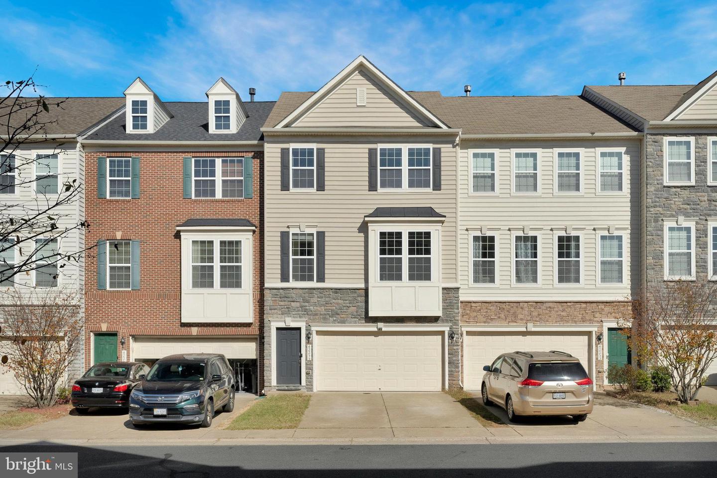 42255 DEAN CHAPEL SQ, CHANTILLY, Virginia 20152, 3 Bedrooms Bedrooms, ,3 BathroomsBathrooms,Residential,For sale,42255 DEAN CHAPEL SQ,VALO2083136 MLS # VALO2083136