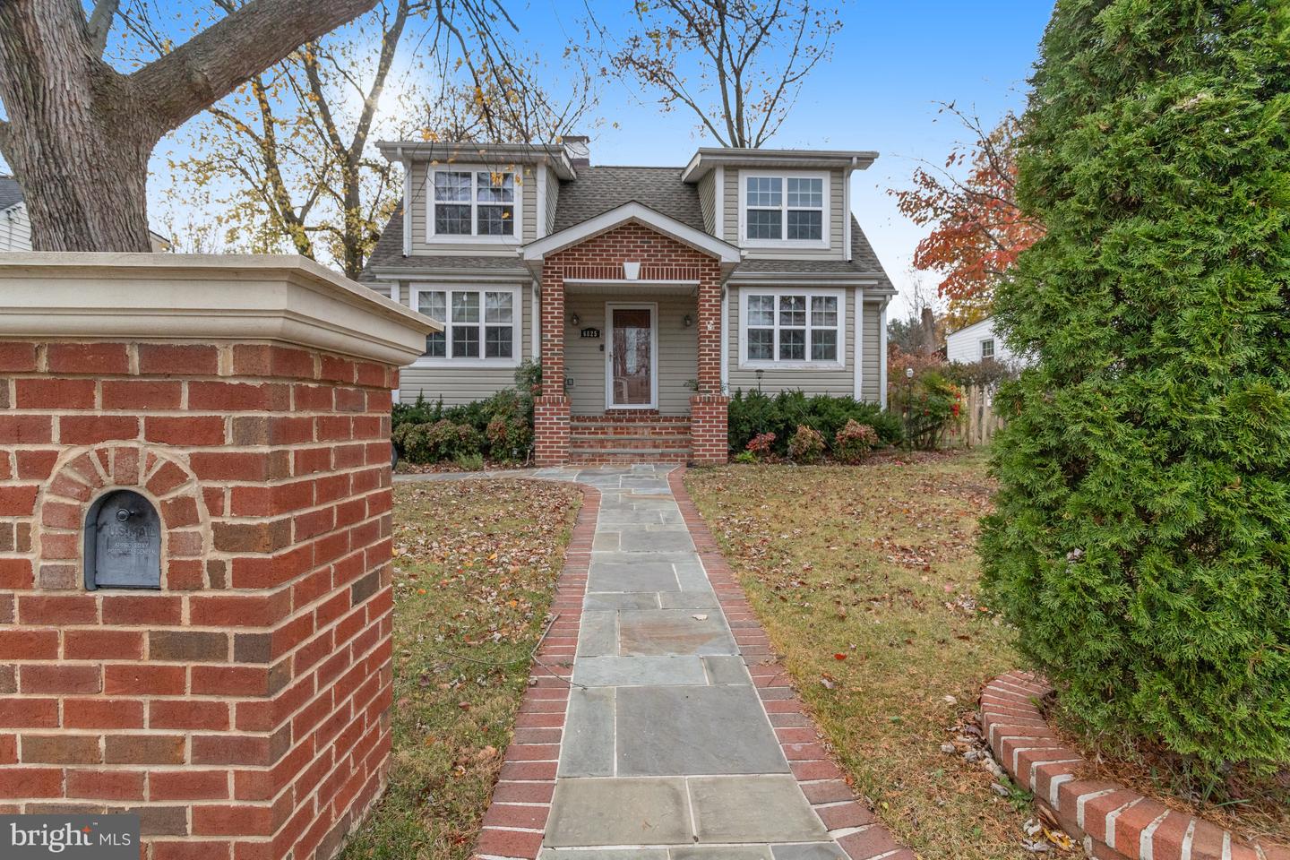 6825 BARRETT RD, FALLS CHURCH, Virginia 22042, 3 Bedrooms Bedrooms, ,3 BathroomsBathrooms,Residential,For sale,6825 BARRETT RD,VAFX2198252 MLS # VAFX2198252