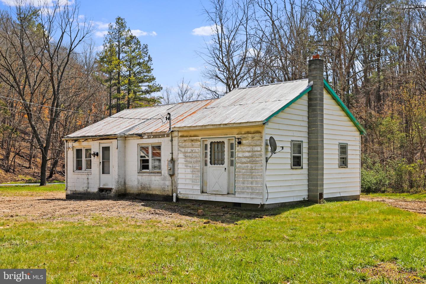 887 GAP RD, STRASBURG, Virginia 22657, 3 Bedrooms Bedrooms, ,1 BathroomBathrooms,Residential,For sale,887 GAP RD,VASH2009804 MLS # VASH2009804