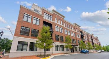 2 STATIONMASTER ST SE #201, LEESBURG, Virginia 20175, 2 Bedrooms Bedrooms, ,2 BathroomsBathrooms,Residential,For sale,2 STATIONMASTER ST SE #201,VALO2078898 MLS # VALO2078898