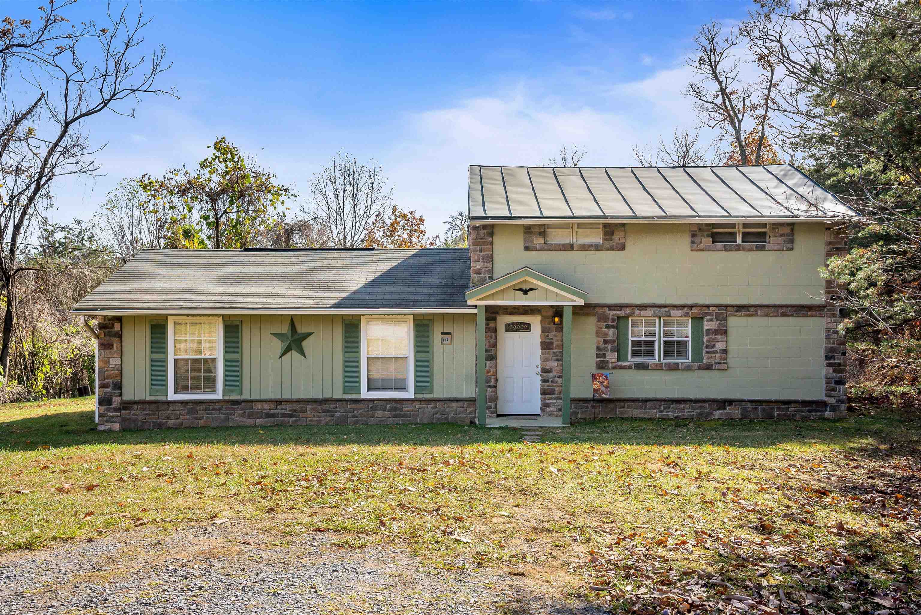 8879 US HWY 211 W, LURAY, Virginia 22835, 3 Bedrooms Bedrooms, ,1 BathroomBathrooms,Residential,Painters Mountain Place,8879 US HWY 211 W,659040 MLS # 659040