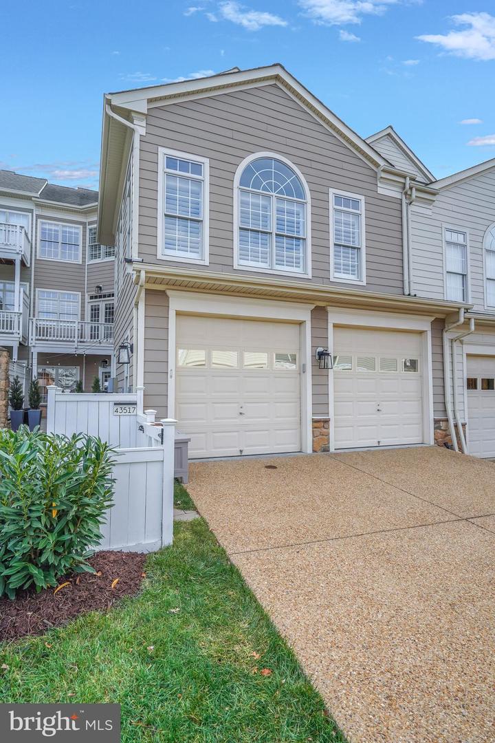 43517 STARGELL TER, LEESBURG, Virginia 20176, 4 Bedrooms Bedrooms, ,3 BathroomsBathrooms,Residential,For sale,43517 STARGELL TER,VALO2083554 MLS # VALO2083554