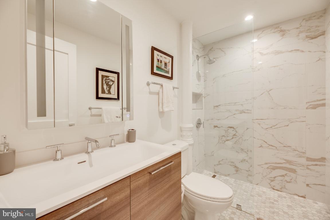 609 MARYLAND AVE NE #4, WASHINGTON, District Of Columbia 20002, 4 Bedrooms Bedrooms, ,4 BathroomsBathrooms,Residential,For sale,609 MARYLAND AVE NE #4,DCDC2168874 MLS # DCDC2168874