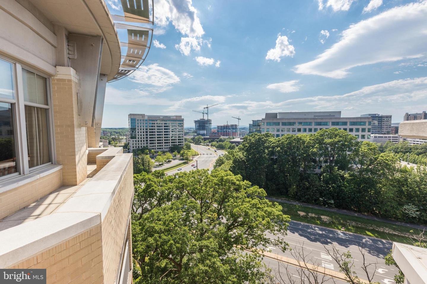 11800 SUNSET HILLS RD #203, RESTON, Virginia 20190, 1 Bedroom Bedrooms, ,1 BathroomBathrooms,Residential,For sale,11800 SUNSET HILLS RD #203,VAFX2211748 MLS # VAFX2211748