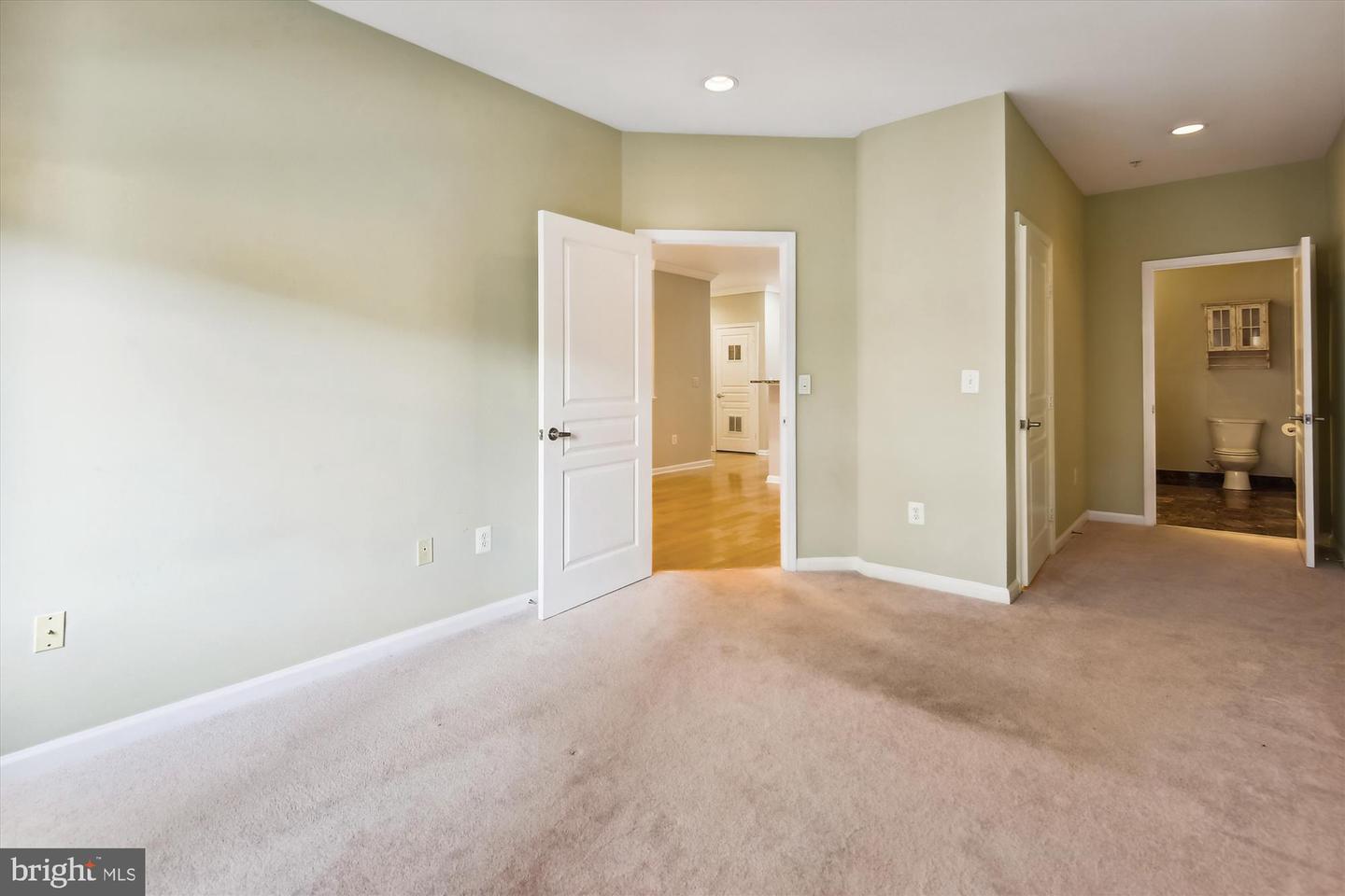 12000 MARKET ST #354, RESTON, Virginia 20190, 2 Bedrooms Bedrooms, ,2 BathroomsBathrooms,Residential,For sale,12000 MARKET ST #354,VAFX2206266 MLS # VAFX2206266