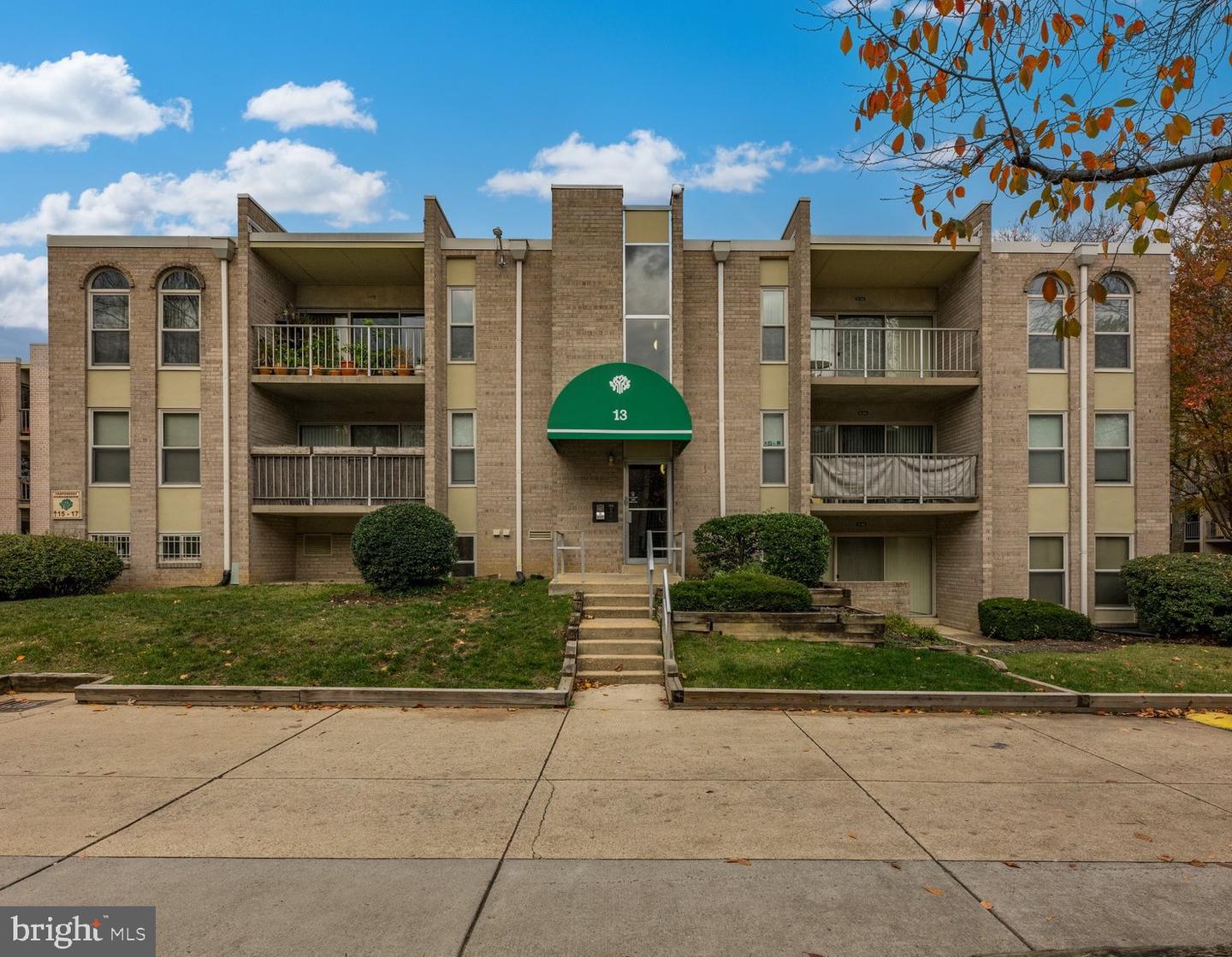 13 CANTERBURY SQ #102, ALEXANDRIA, Virginia 22304, 1 Bedroom Bedrooms, ,1 BathroomBathrooms,Residential,For sale,13 CANTERBURY SQ #102,VAAX2039770 MLS # VAAX2039770