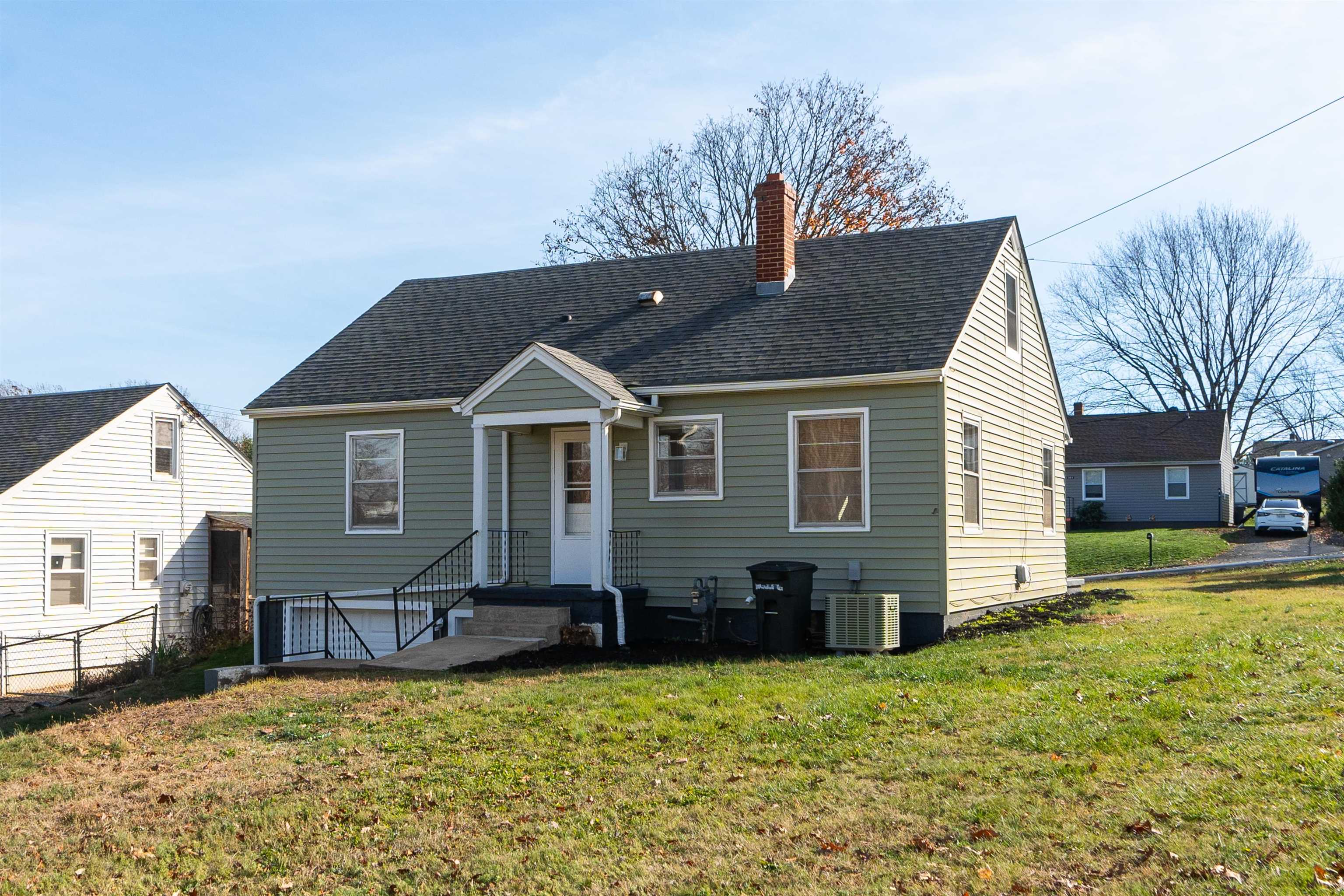 302 DEVON RD, STAUNTON, Virginia 24401, 3 Bedrooms Bedrooms, ,1 BathroomBathrooms,Residential,302 DEVON RD,659083 MLS # 659083