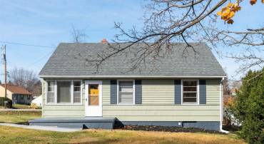 302 DEVON RD, STAUNTON, Virginia 24401, 3 Bedrooms Bedrooms, ,1 BathroomBathrooms,Residential,302 DEVON RD,659083 MLS # 659083