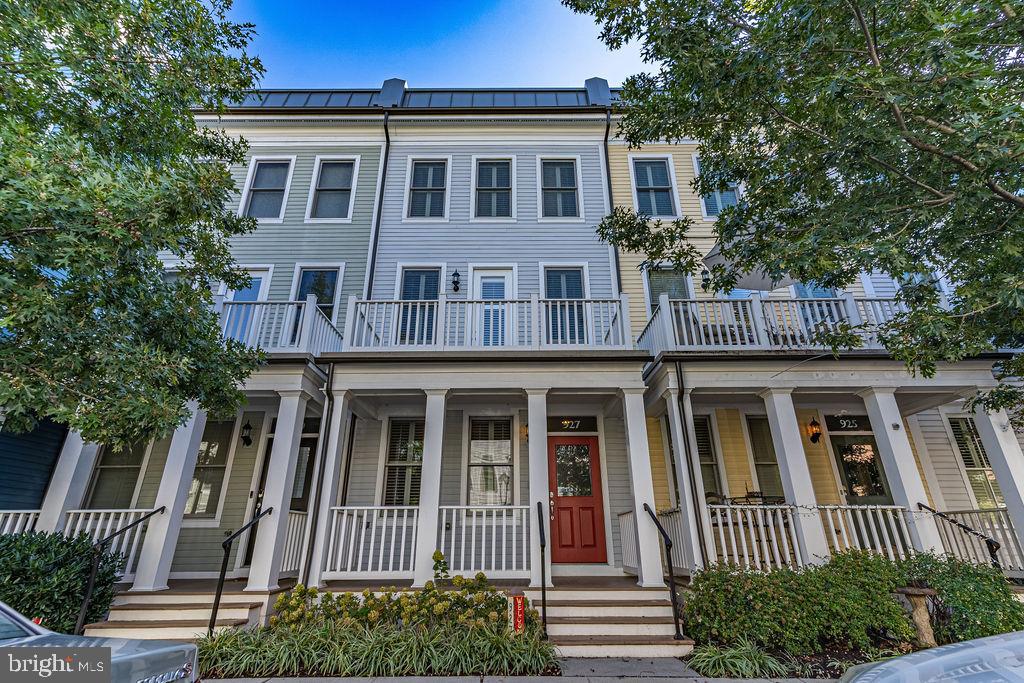 927 N ALFRED ST, ALEXANDRIA, Virginia 22314, 3 Bedrooms Bedrooms, ,3 BathroomsBathrooms,Residential,For sale,927 N ALFRED ST,VAAX2039832 MLS # VAAX2039832