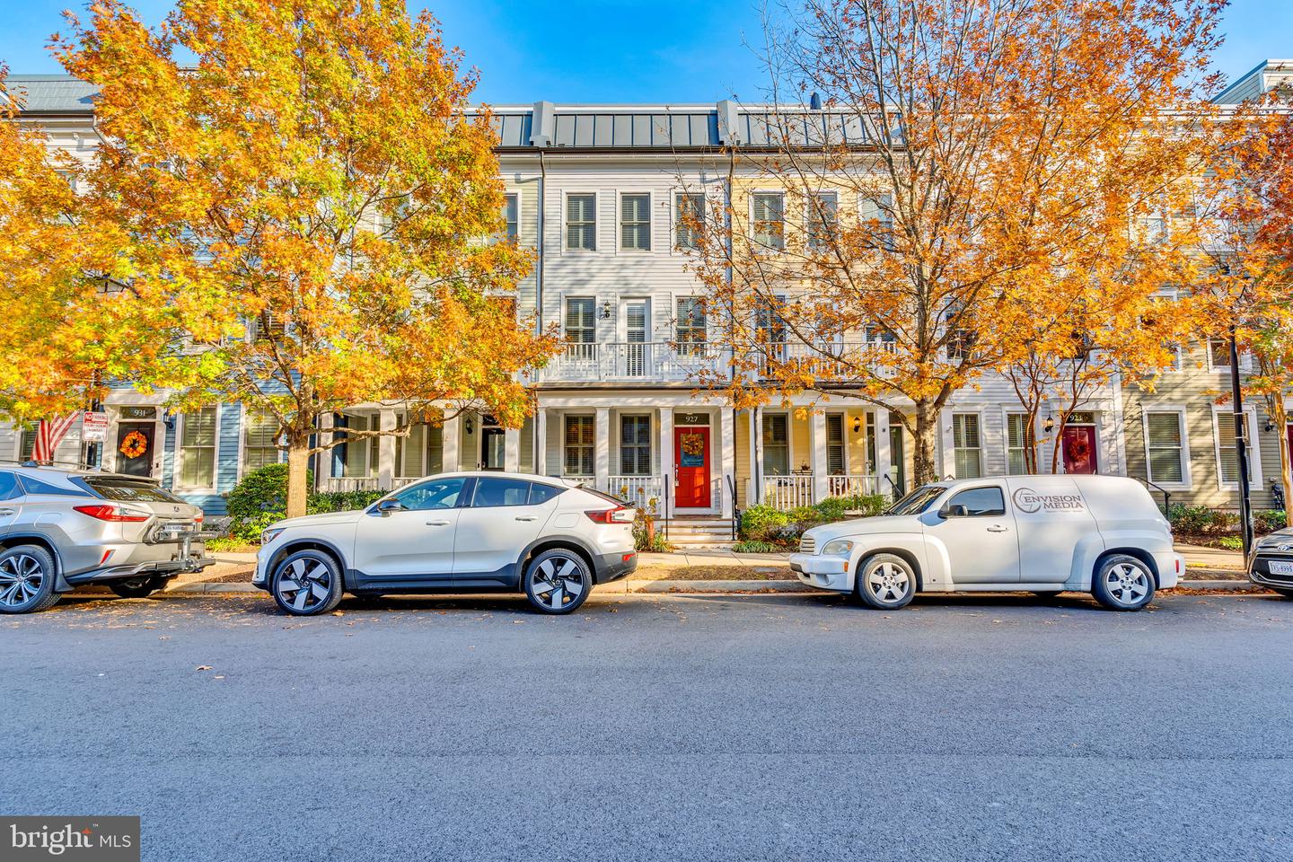 927 N ALFRED ST, ALEXANDRIA, Virginia 22314, 3 Bedrooms Bedrooms, ,3 BathroomsBathrooms,Residential,For sale,927 N ALFRED ST,VAAX2039832 MLS # VAAX2039832