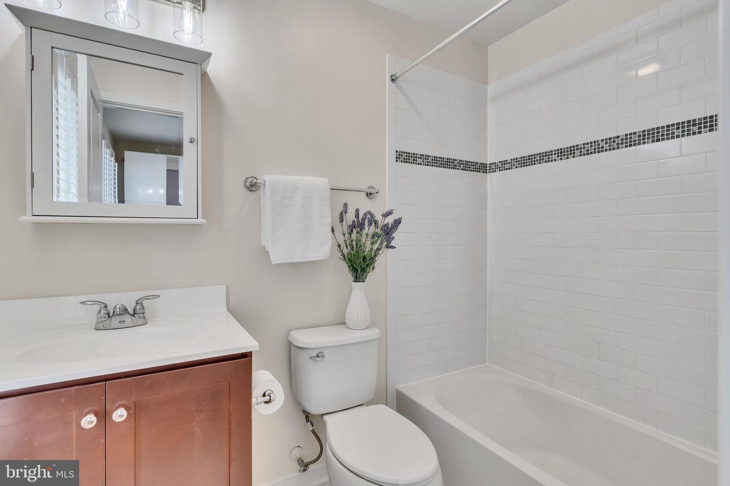 927 N ALFRED ST, ALEXANDRIA, Virginia 22314, 3 Bedrooms Bedrooms, ,3 BathroomsBathrooms,Residential,For sale,927 N ALFRED ST,VAAX2039832 MLS # VAAX2039832