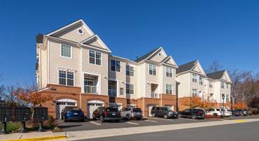 23255 MILLTOWN KNOLL SQ #103, ASHBURN, Virginia 20148, 2 Bedrooms Bedrooms, ,2 BathroomsBathrooms,Residential,For sale,23255 MILLTOWN KNOLL SQ #103,VALO2084348 MLS # VALO2084348