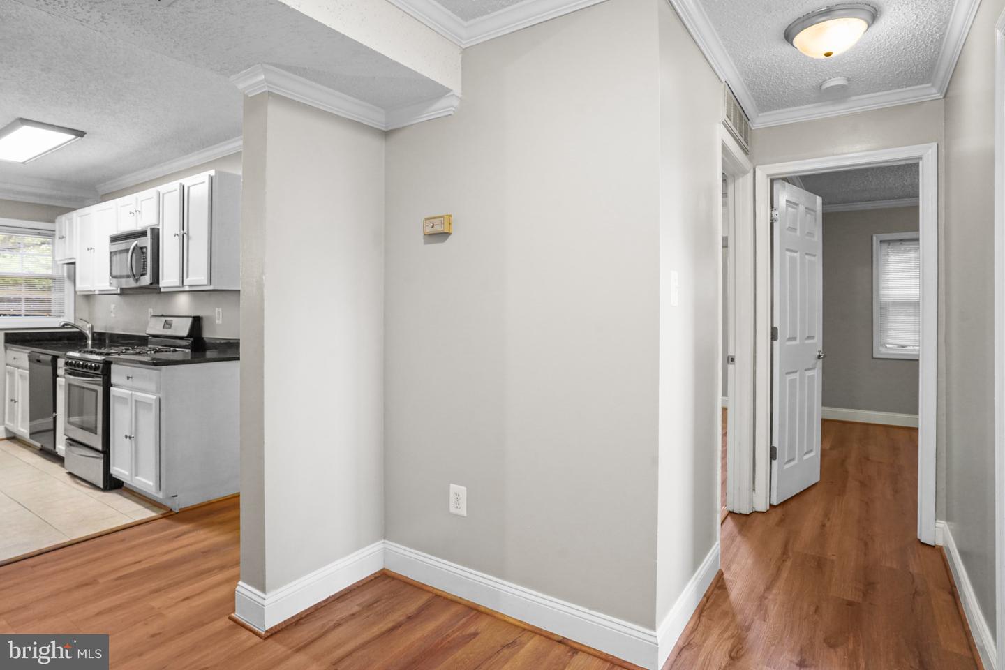 2305 FARRINGTON AVE #01-101, ALEXANDRIA, Virginia 22303, 3 Bedrooms Bedrooms, ,2 BathroomsBathrooms,Residential,For sale,2305 FARRINGTON AVE #01-101,VAFX2211938 MLS # VAFX2211938