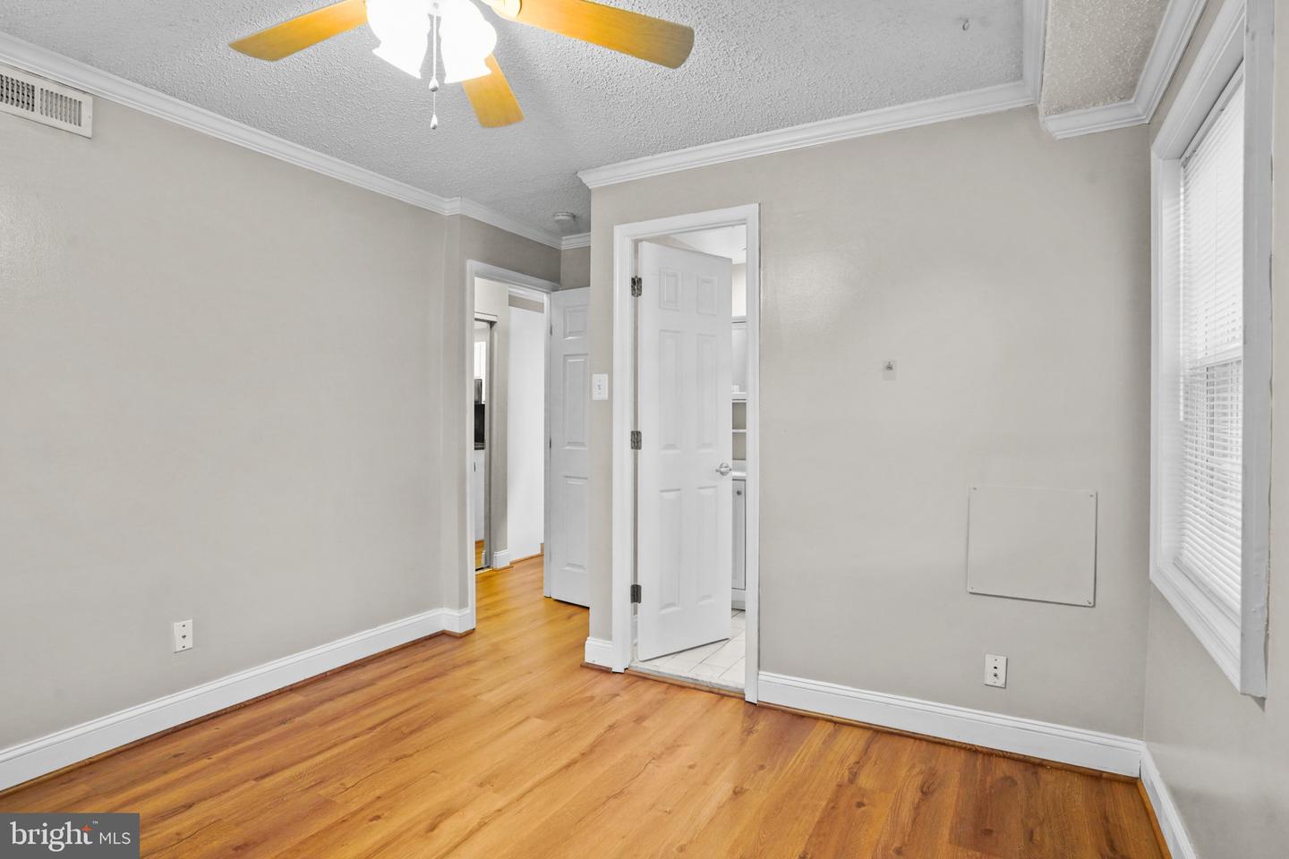 2305 FARRINGTON AVE #01-101, ALEXANDRIA, Virginia 22303, 3 Bedrooms Bedrooms, ,2 BathroomsBathrooms,Residential,For sale,2305 FARRINGTON AVE #01-101,VAFX2211938 MLS # VAFX2211938