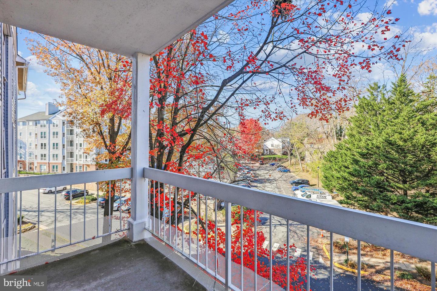 3175 SUMMIT SQUARE DR #5-D7, OAKTON, Virginia 22124, 2 Bedrooms Bedrooms, ,1 BathroomBathrooms,Residential,For sale,3175 SUMMIT SQUARE DR #5-D7,VAFX2211902 MLS # VAFX2211902