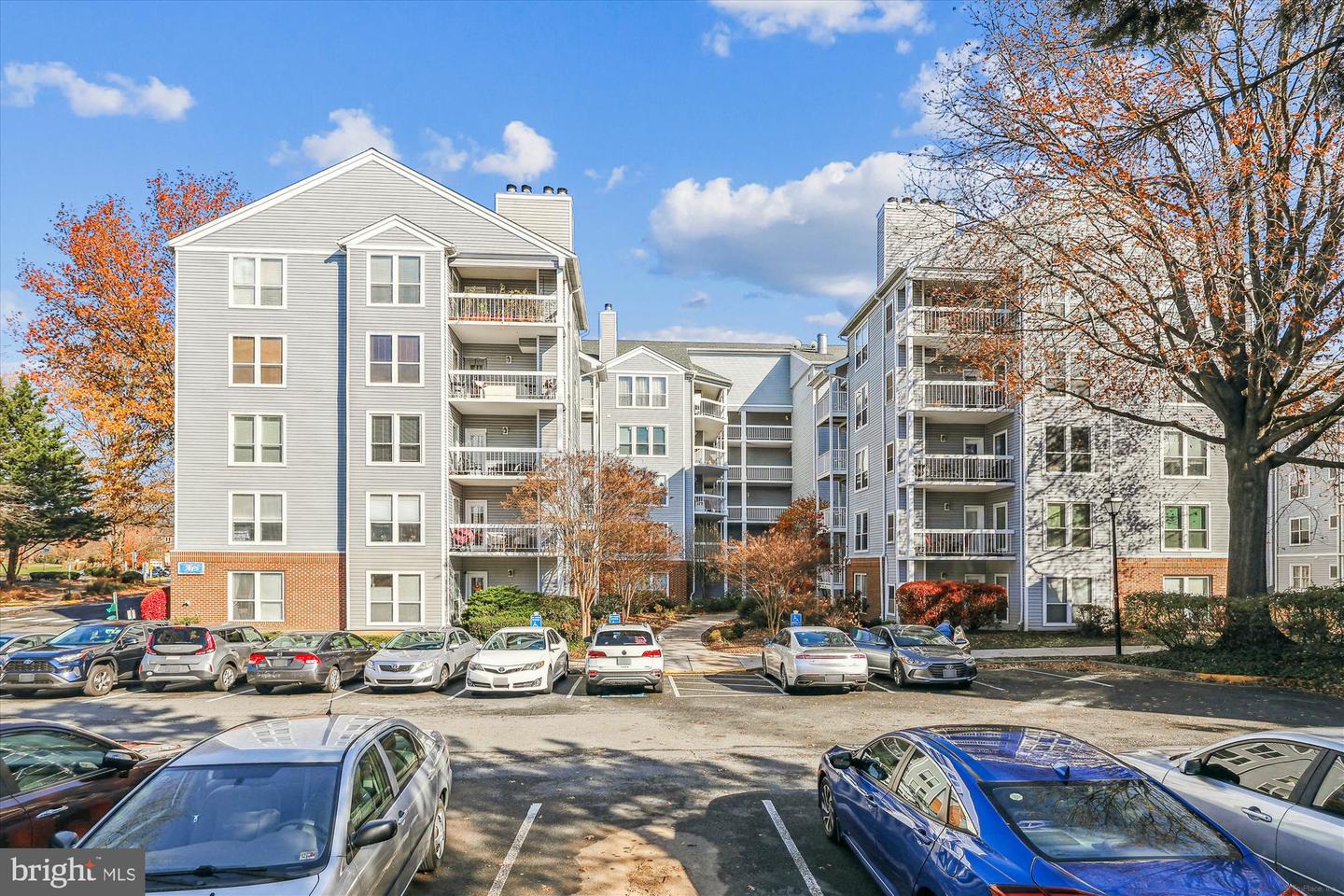 3175 SUMMIT SQUARE DR #5-D7, OAKTON, Virginia 22124, 2 Bedrooms Bedrooms, ,1 BathroomBathrooms,Residential,For sale,3175 SUMMIT SQUARE DR #5-D7,VAFX2211902 MLS # VAFX2211902