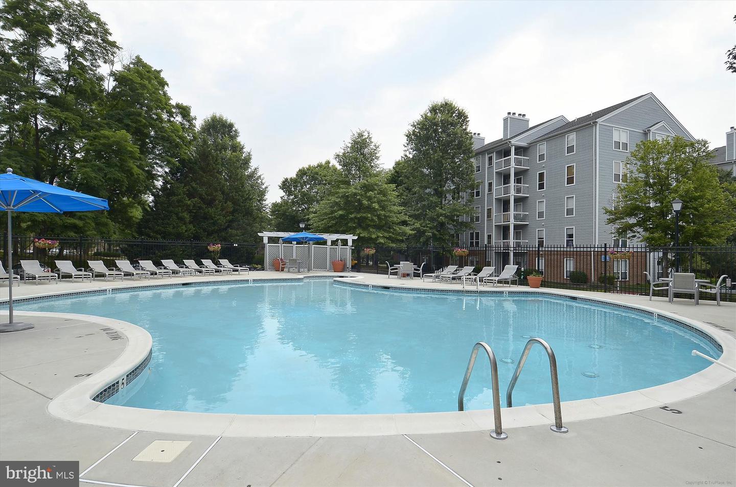 3175 SUMMIT SQUARE DR #5-D7, OAKTON, Virginia 22124, 2 Bedrooms Bedrooms, ,1 BathroomBathrooms,Residential,For sale,3175 SUMMIT SQUARE DR #5-D7,VAFX2211902 MLS # VAFX2211902