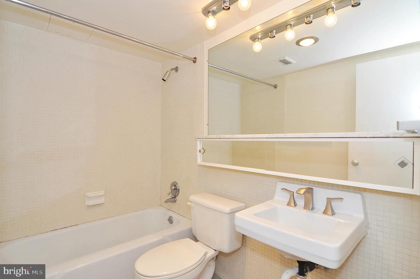 1245 4TH ST SW #E606, WASHINGTON, District Of Columbia 20024, 1 Bedroom Bedrooms, ,1 BathroomBathrooms,Residential,For sale,1245 4TH ST SW #E606,DCDC2170254 MLS # DCDC2170254