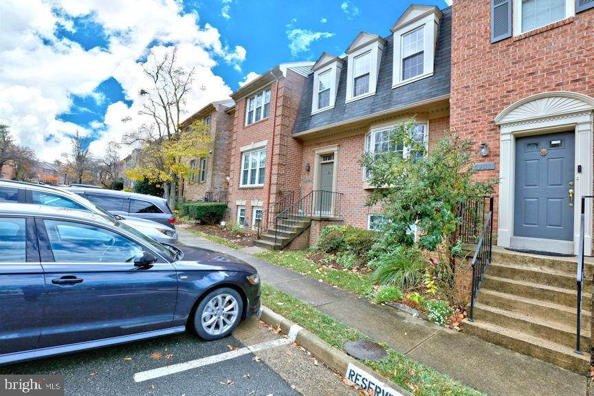 5904 WOODFIELD ESTATES DR, ALEXANDRIA, Virginia 22310, 4 Bedrooms Bedrooms, ,3 BathroomsBathrooms,Residential,For sale,5904 WOODFIELD ESTATES DR,VAFX2211808 MLS # VAFX2211808