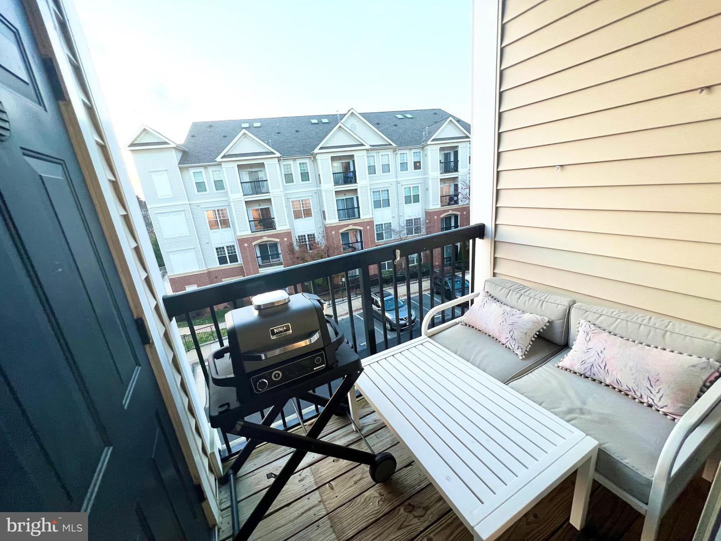 11325 ARISTOTLE DR #5-302, FAIRFAX, Virginia 22030, 1 Bedroom Bedrooms, ,1 BathroomBathrooms,Residential,For sale,11325 ARISTOTLE DR #5-302,VAFX2210910 MLS # VAFX2210910