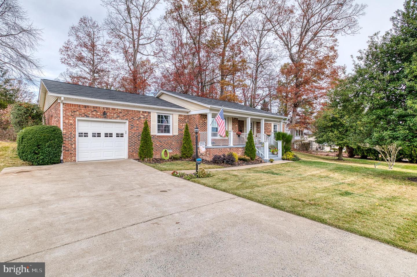 18498 RUNNING PINE CT, TRIANGLE, Virginia 22172, 3 Bedrooms Bedrooms, 8 Rooms Rooms,2 BathroomsBathrooms,Residential,For sale,18498 RUNNING PINE CT,VAPW2083534 MLS # VAPW2083534