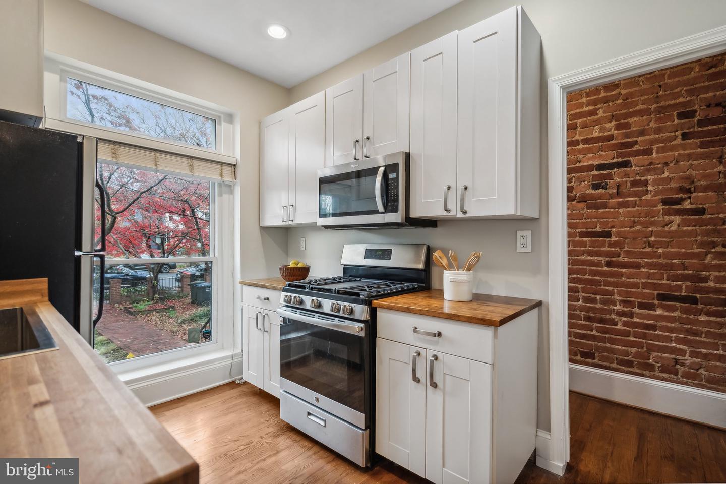 1409 POTOMAC AVE SE, WASHINGTON, District Of Columbia 20003, 2 Bedrooms Bedrooms, ,1 BathroomBathrooms,Residential,For sale,1409 POTOMAC AVE SE,DCDC2168904 MLS # DCDC2168904