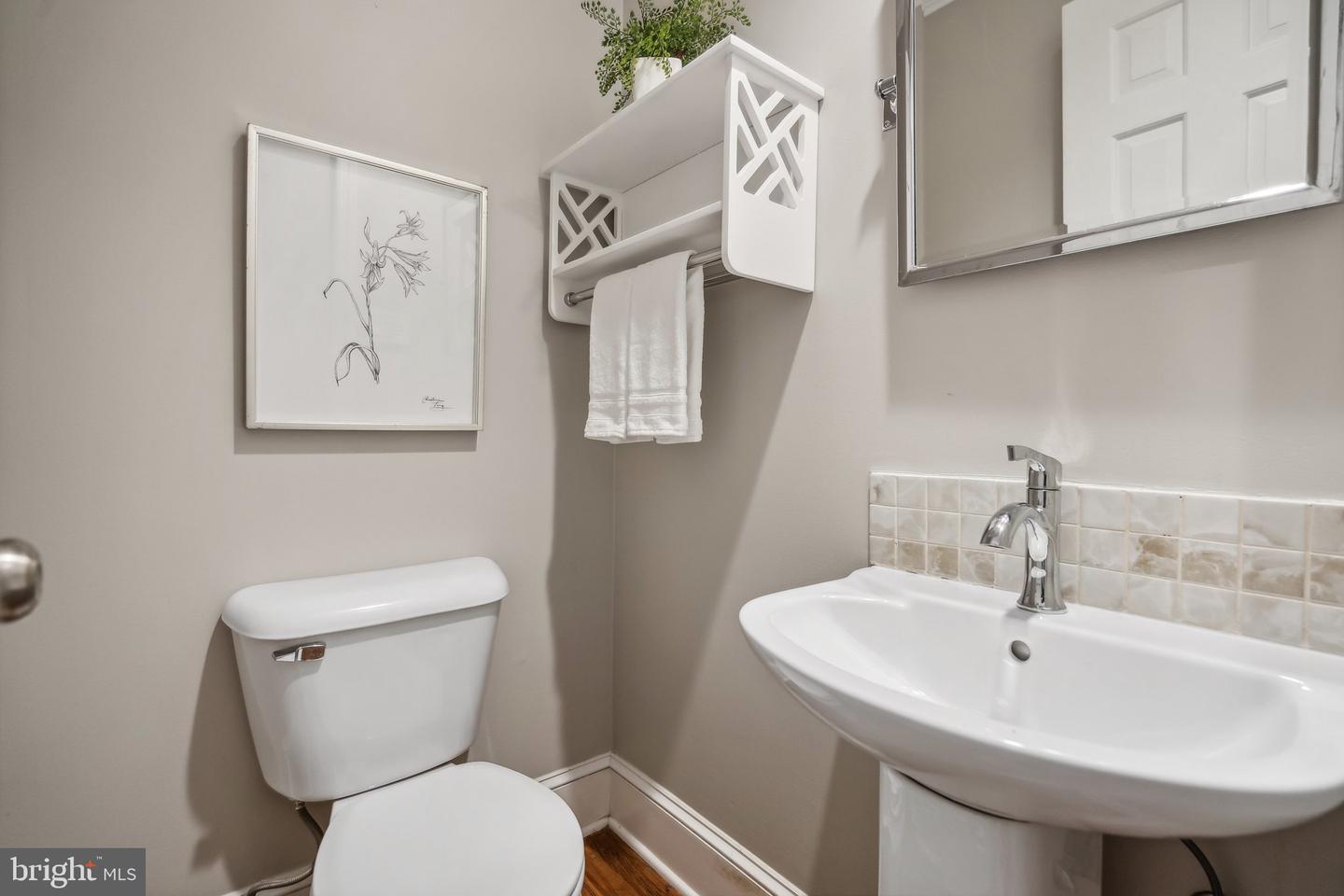 1409 POTOMAC AVE SE, WASHINGTON, District Of Columbia 20003, 2 Bedrooms Bedrooms, ,1 BathroomBathrooms,Residential,For sale,1409 POTOMAC AVE SE,DCDC2168904 MLS # DCDC2168904
