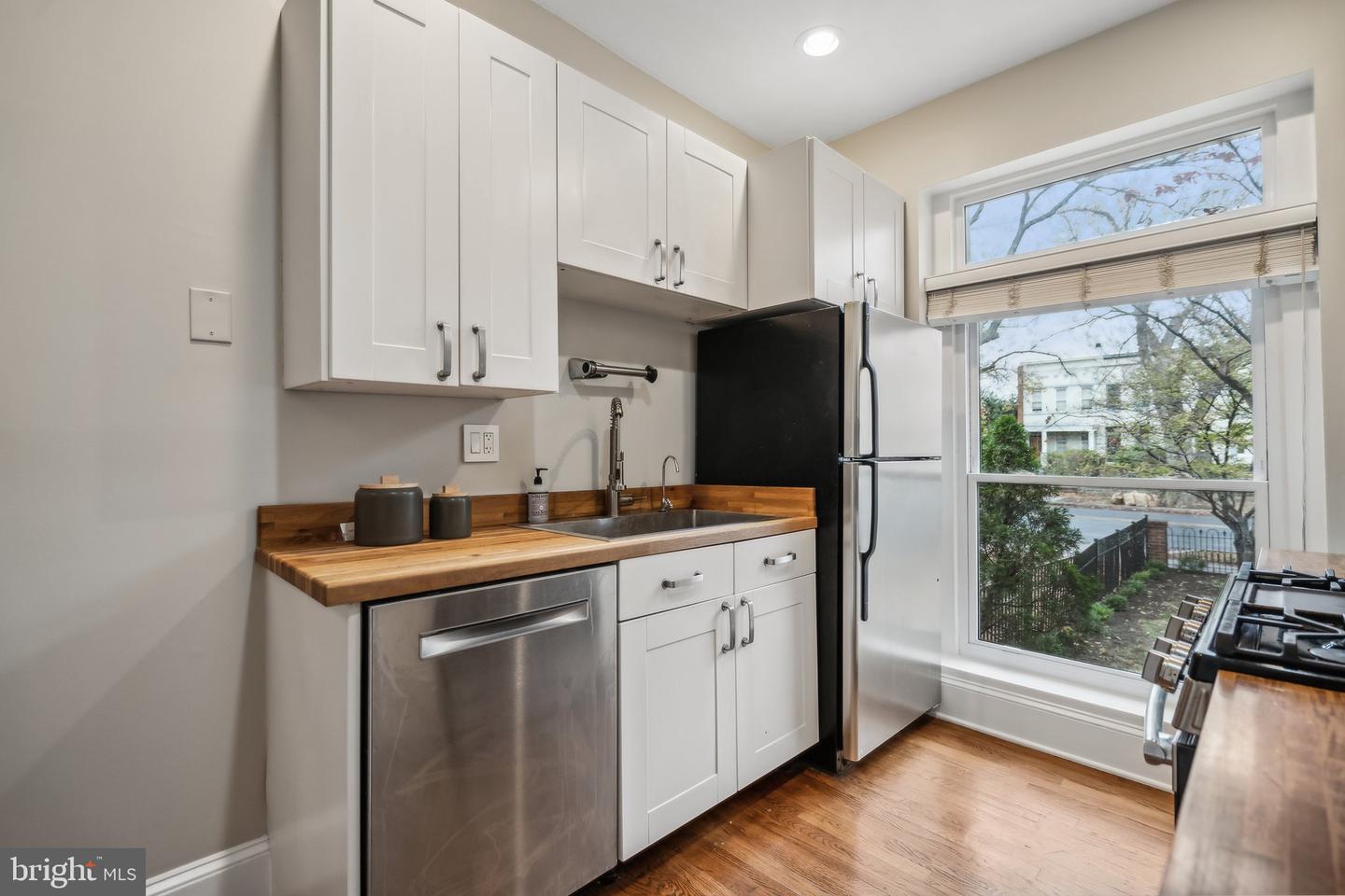 1409 POTOMAC AVE SE, WASHINGTON, District Of Columbia 20003, 2 Bedrooms Bedrooms, ,1 BathroomBathrooms,Residential,For sale,1409 POTOMAC AVE SE,DCDC2168904 MLS # DCDC2168904