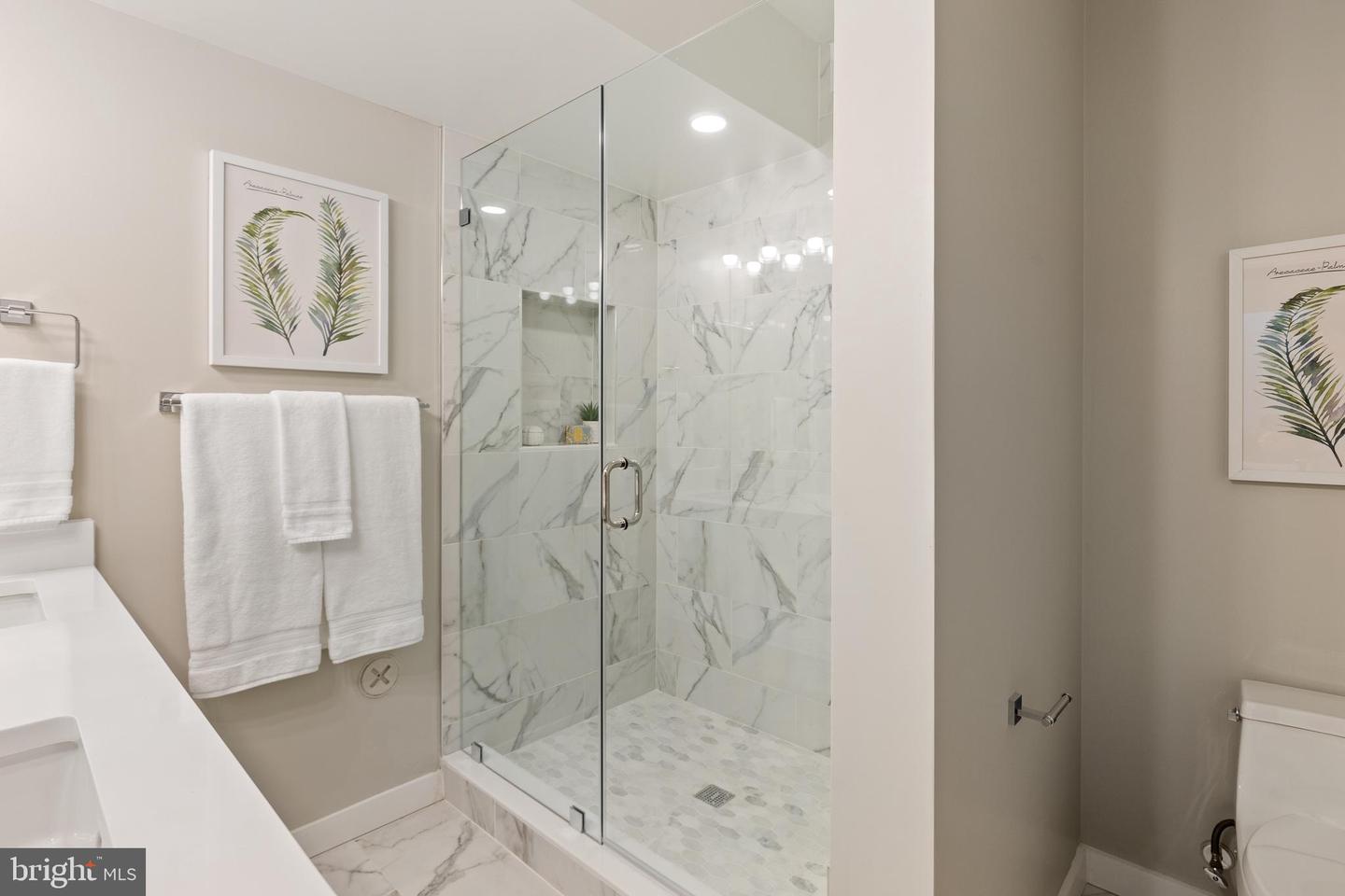 410 D ST SE #B, WASHINGTON, District Of Columbia 20003, 2 Bedrooms Bedrooms, ,2 BathroomsBathrooms,Residential,For sale,410 D ST SE #B,DCDC2170324 MLS # DCDC2170324