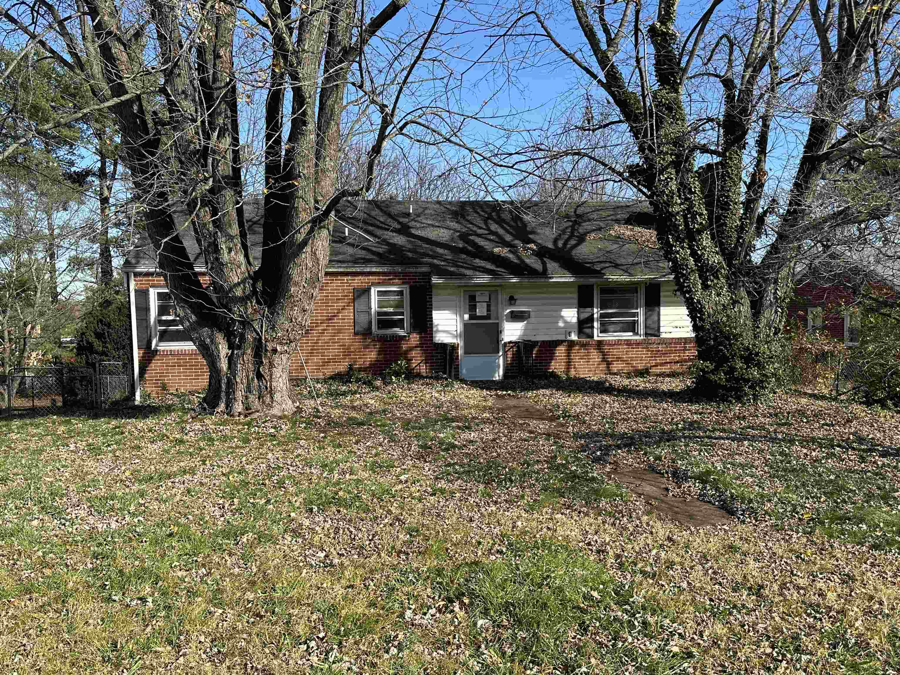 2427 MT VERNON ST, WAYNESBORO, Virginia 22980, 2 Bedrooms Bedrooms, ,2 BathroomsBathrooms,Residential,2427 MT VERNON ST,659125 MLS # 659125