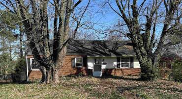 2427 MT VERNON ST, WAYNESBORO, Virginia 22980, 2 Bedrooms Bedrooms, ,2 BathroomsBathrooms,Residential,2427 MT VERNON ST,659125 MLS # 659125