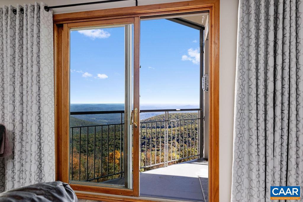 1581 VISTAS CONDOS #1581, WINTERGREEN RESORT, Virginia 22967, 2 Bedrooms Bedrooms, ,2 BathroomsBathrooms,Residential,For sale,1581 VISTAS CONDOS #1581,657921 MLS # 657921