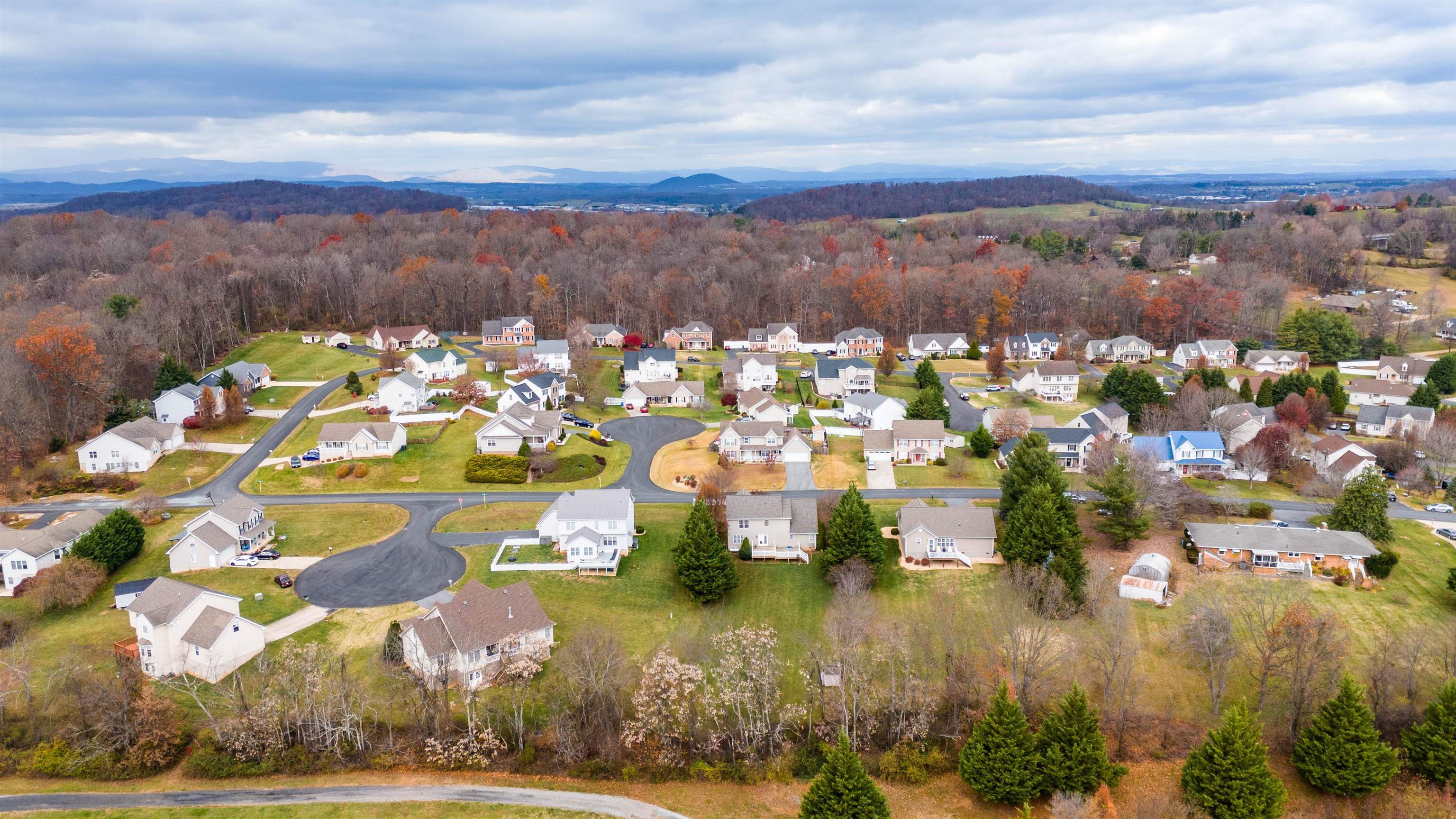 80 SIR ROBIN RD, WAYNESBORO, Virginia 22980, 5 Bedrooms Bedrooms, ,3 BathroomsBathrooms,Residential,80 SIR ROBIN RD,659133 MLS # 659133