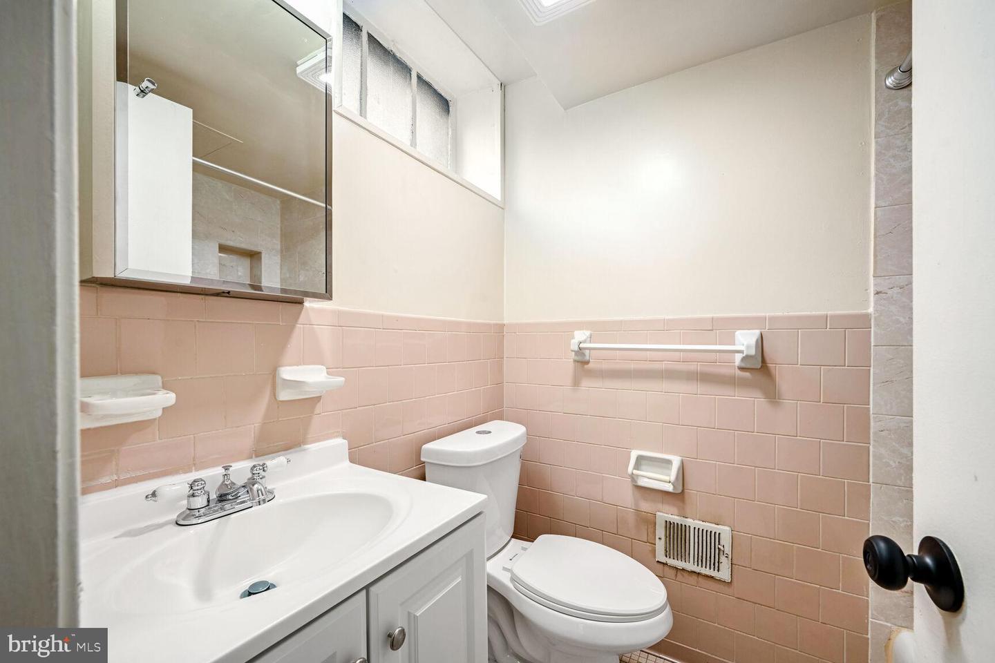 3906 SOUTHERN AVE SE #A, WASHINGTON, District Of Columbia 20020, 3 Bedrooms Bedrooms, ,2 BathroomsBathrooms,Residential,For sale,3906 SOUTHERN AVE SE #A,DCDC2170392 MLS # DCDC2170392 3906 SOUTHERN AVE SE #A, WASHINGTON, District Of Columbia 20020, 3 Bedrooms Bedrooms, ,2 BathroomsBathrooms,Residential,For sale,3906 SOUTHERN AVE SE #A,DCDC2170392 MLS # DCDC2170392