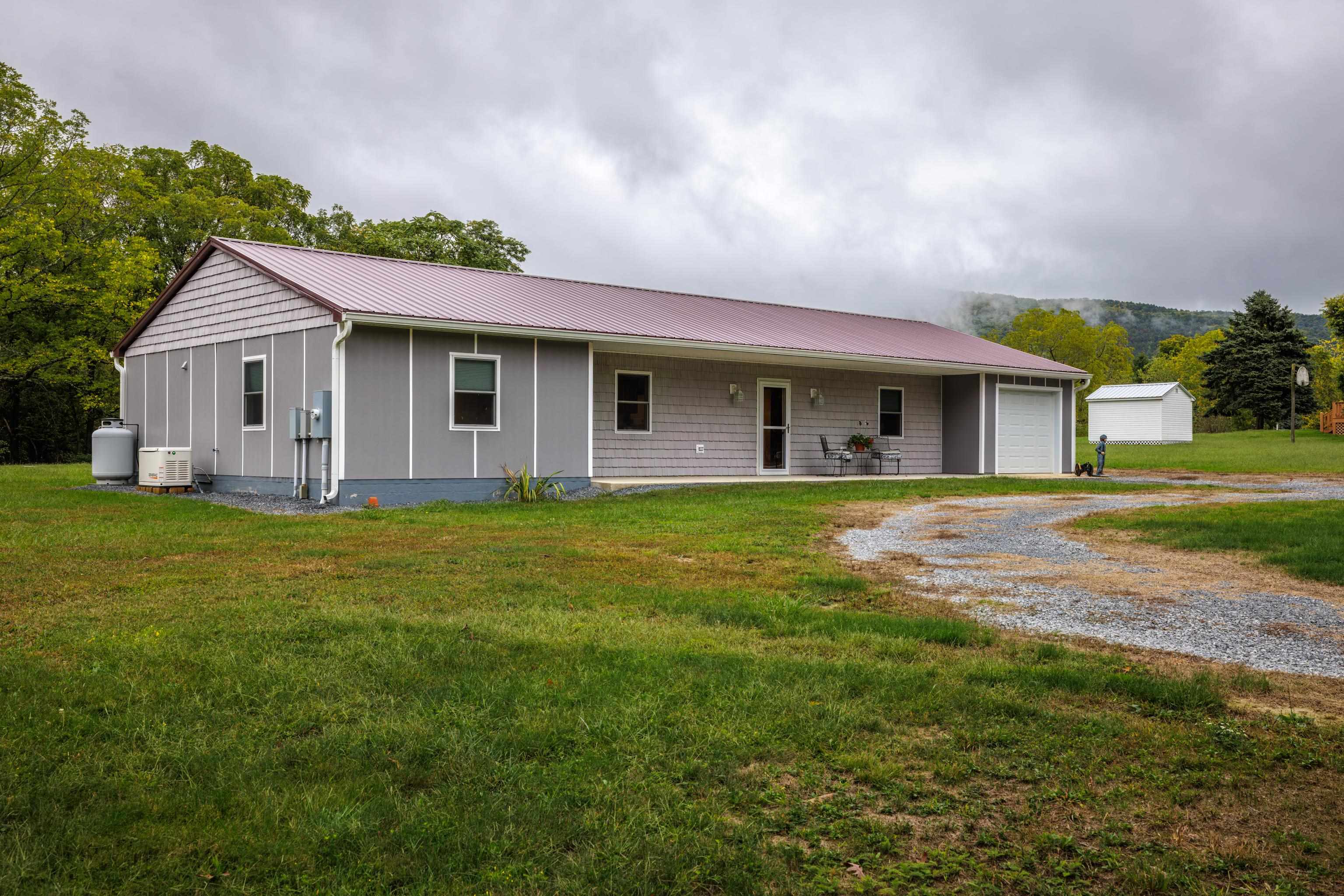 232 OLD BACK RD, RAPHINE, Virginia 24472, 3 Bedrooms Bedrooms, ,3 BathroomsBathrooms,Residential,232 OLD BACK RD,657191 MLS # 657191