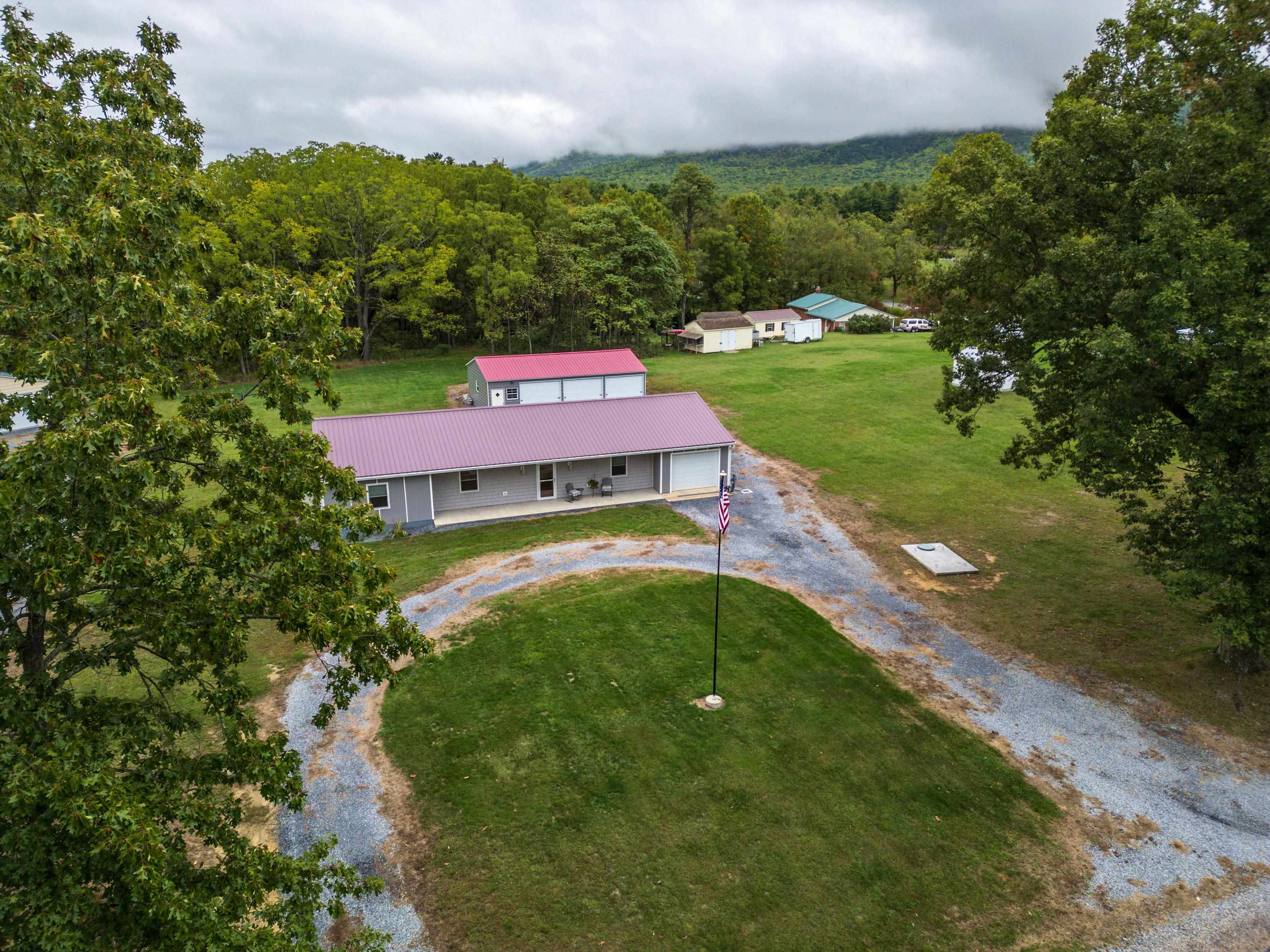 232 OLD BACK RD, RAPHINE, Virginia 24472, 3 Bedrooms Bedrooms, ,3 BathroomsBathrooms,Residential,232 OLD BACK RD,657191 MLS # 657191