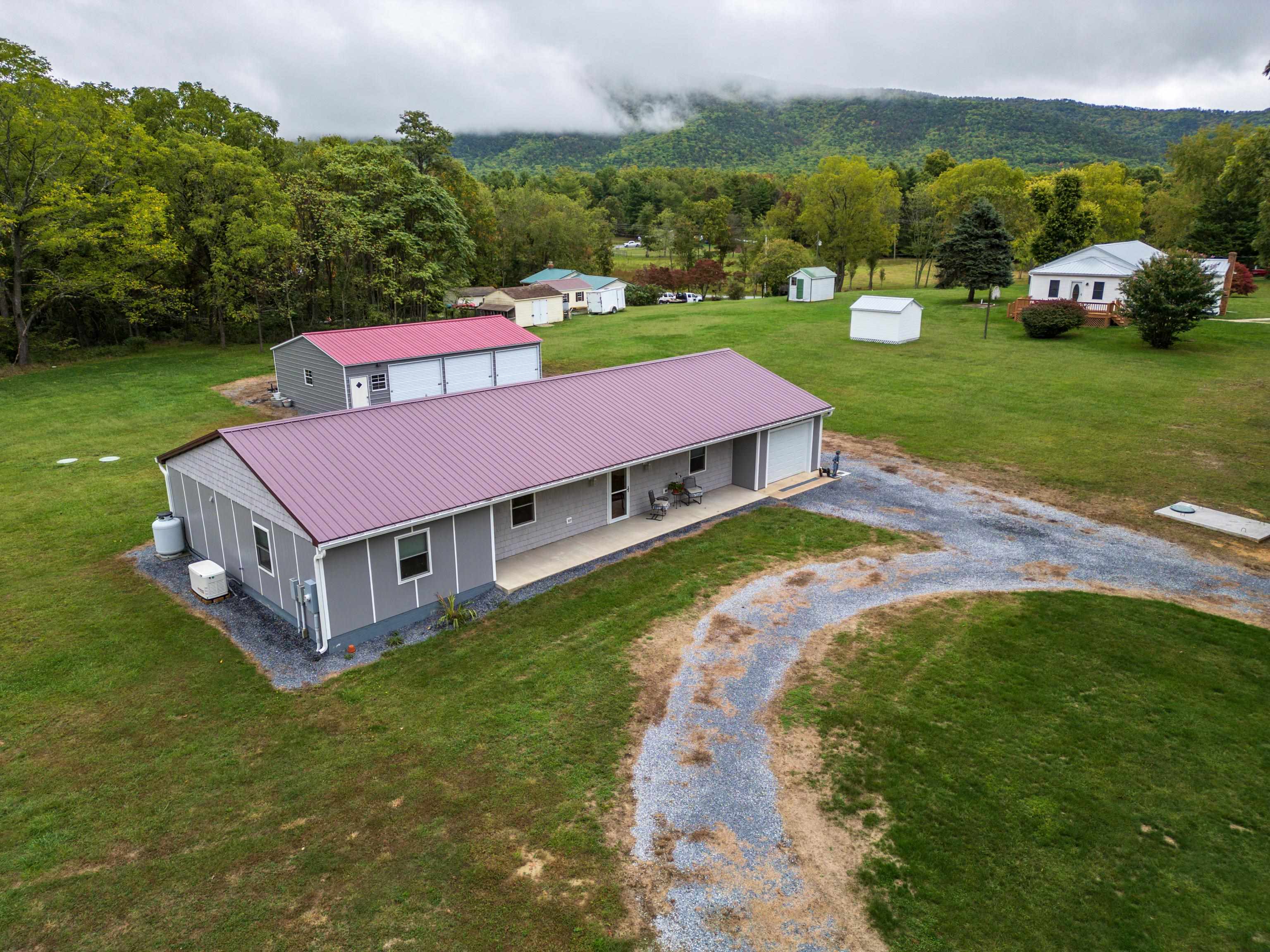 232 OLD BACK RD, RAPHINE, Virginia 24472, 3 Bedrooms Bedrooms, ,3 BathroomsBathrooms,Residential,232 OLD BACK RD,657191 MLS # 657191